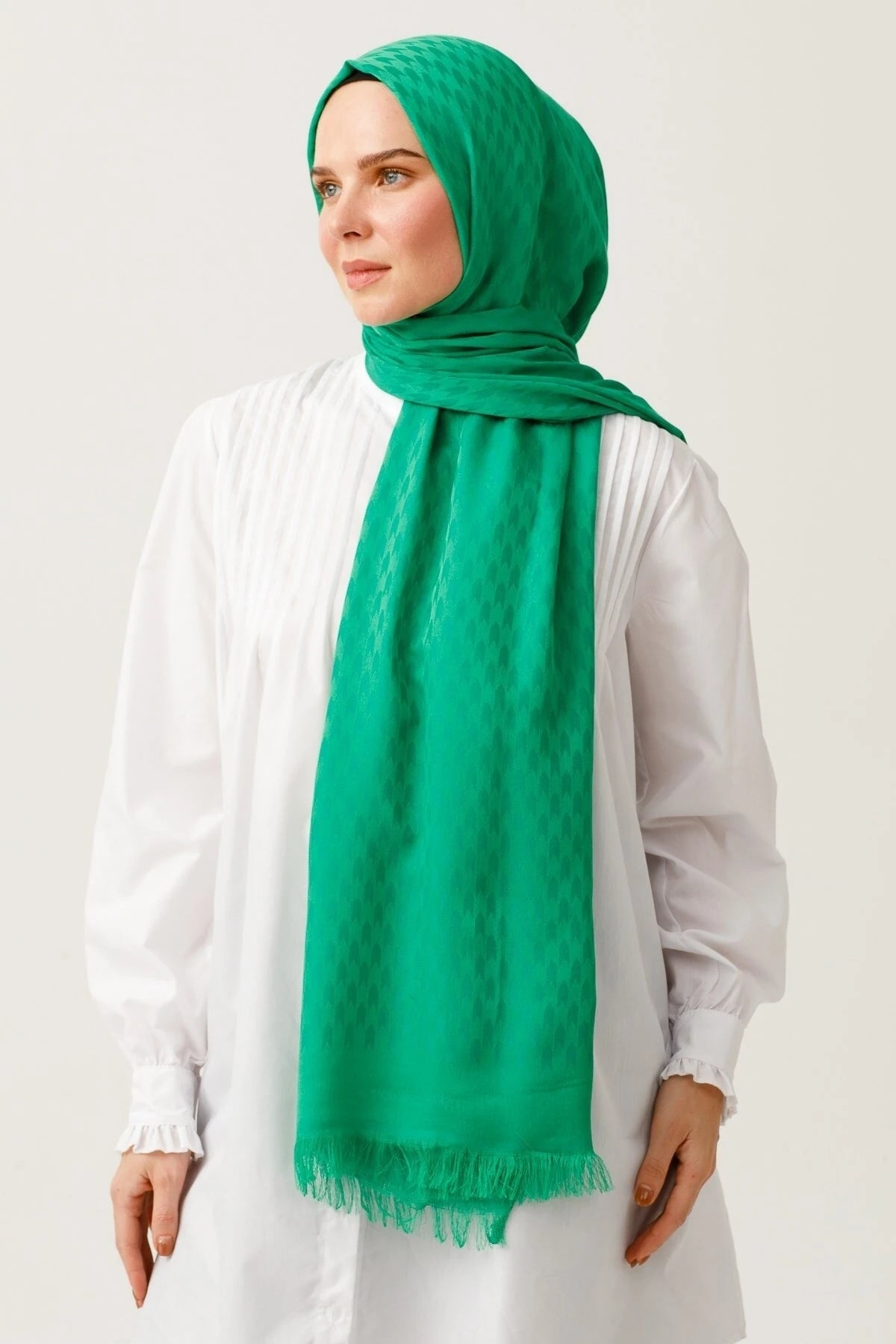 Swallow Pattern Cotton Jacquard Shawl - Benetton Green