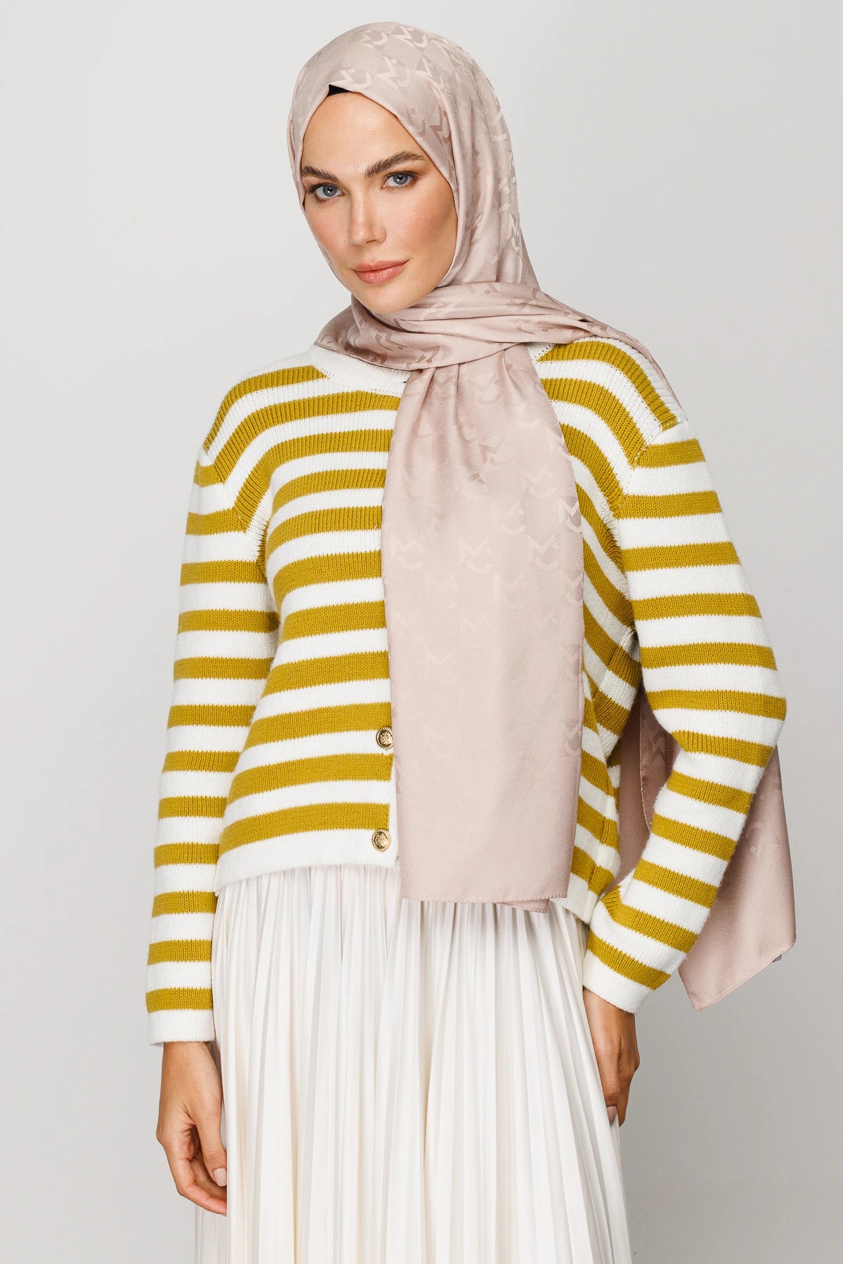 Mc Pattern Jacquard Shawl - Beige
