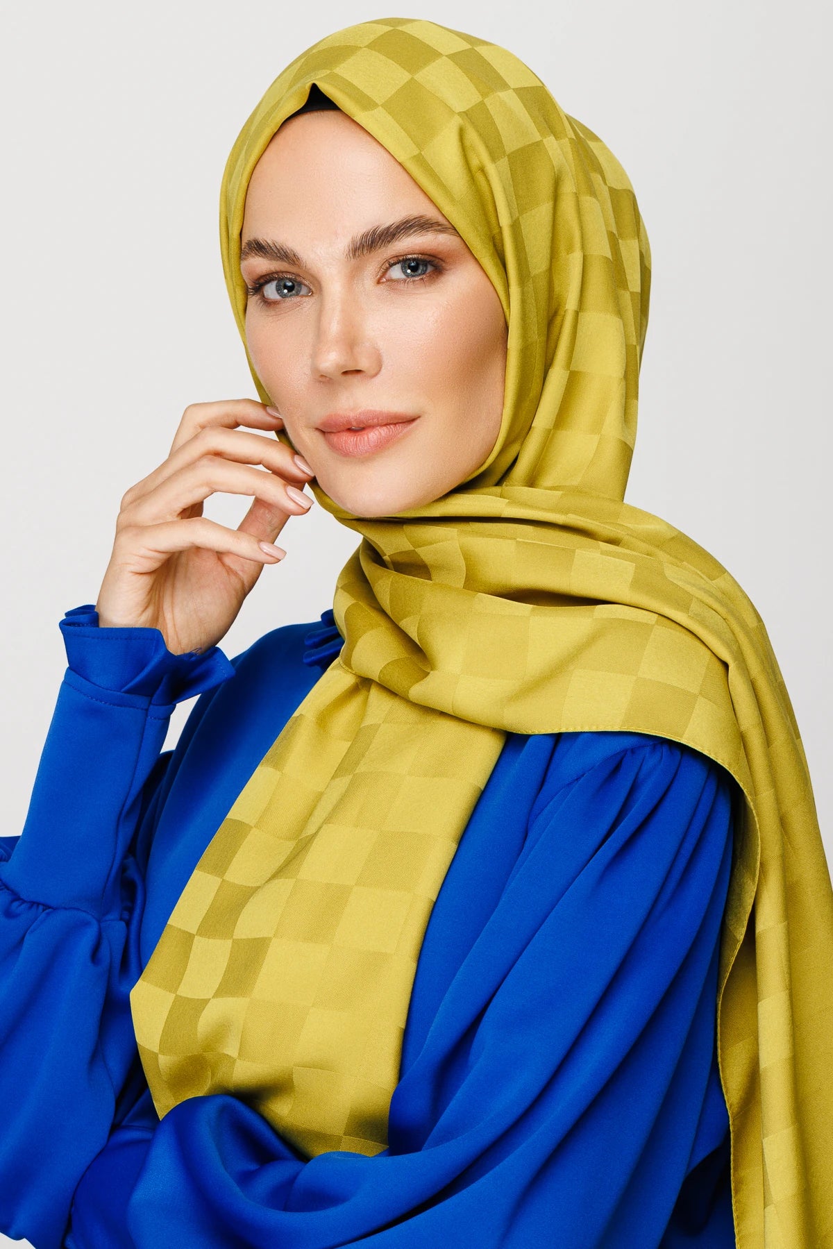 Checkerboard Pattern Silky Jacquard Shawl - Olive Green