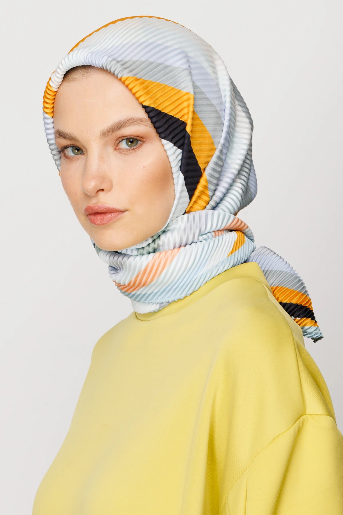 Akra Pattern Pleated Scarf - Baby Blue