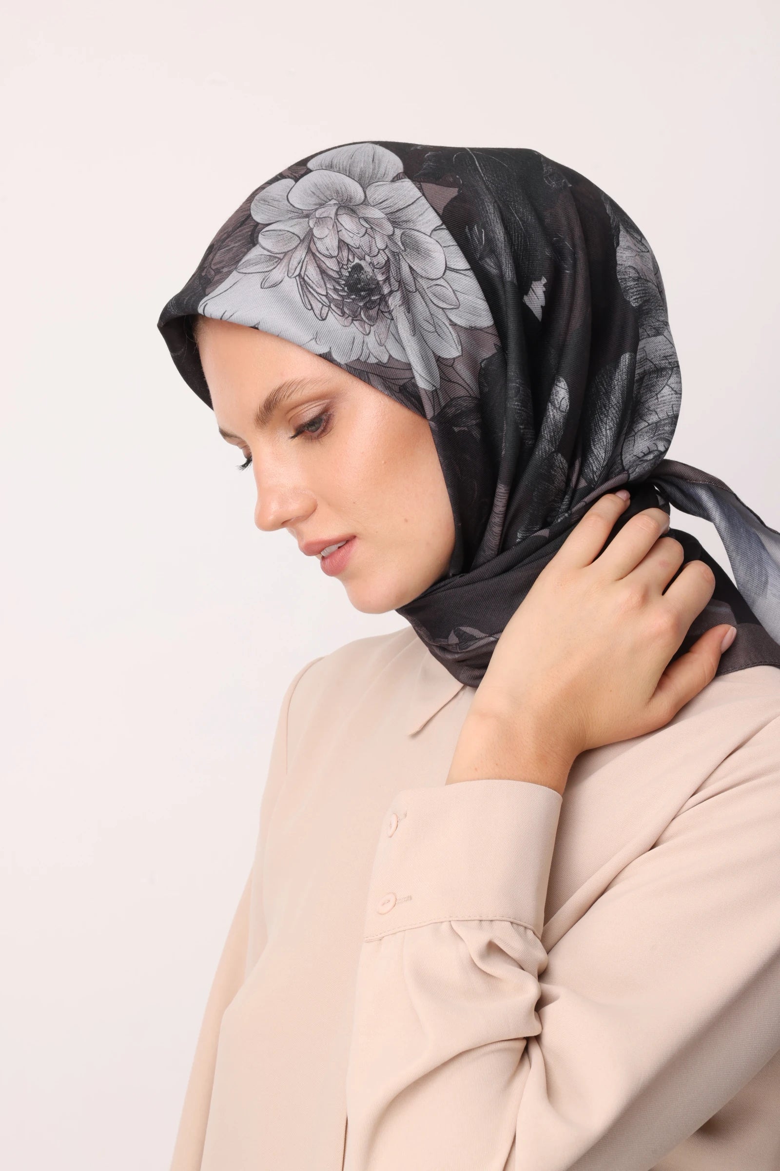 Floren Pattern Cotton Scarf - Bitter Coffee
