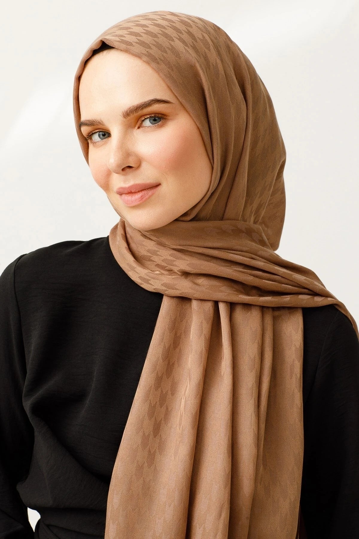 Swallow Pattern Cotton Jacquard Shawl - Brown
