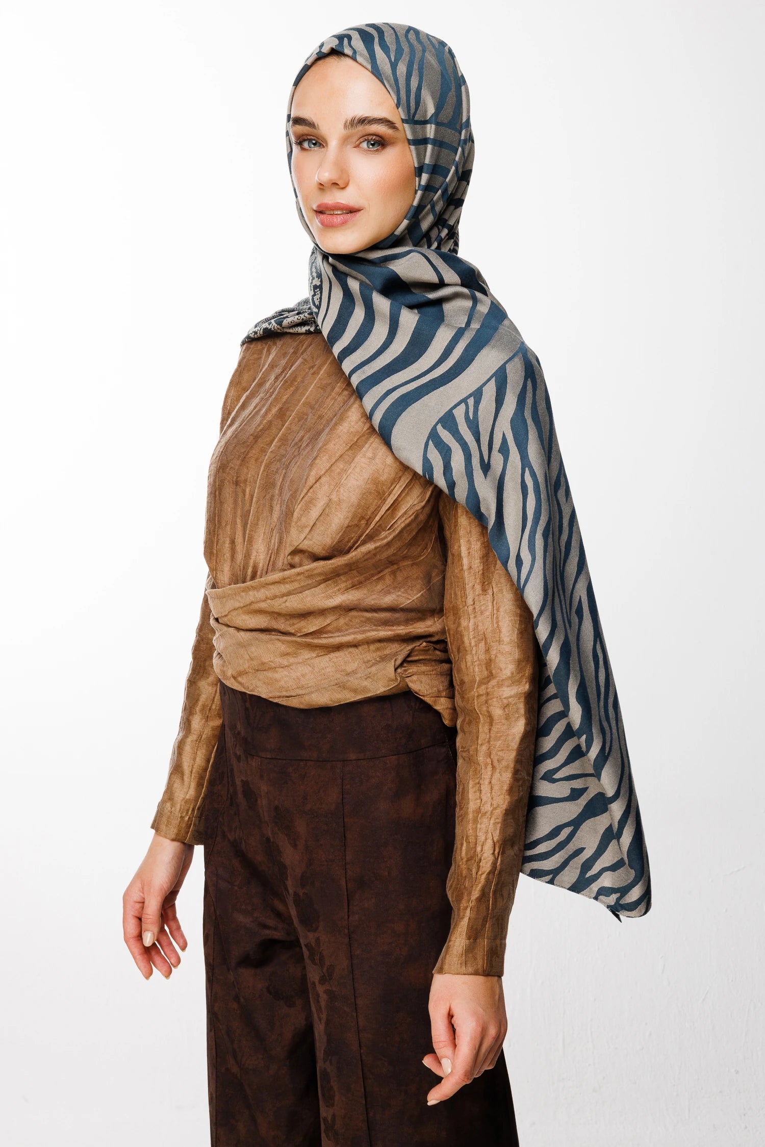 Riad Pattern Double-Sided Shawl - Petrol Blue-Beige