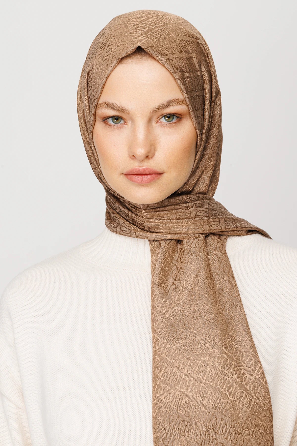Forever Pattern Shiny Jacquard Scarf - Brown
