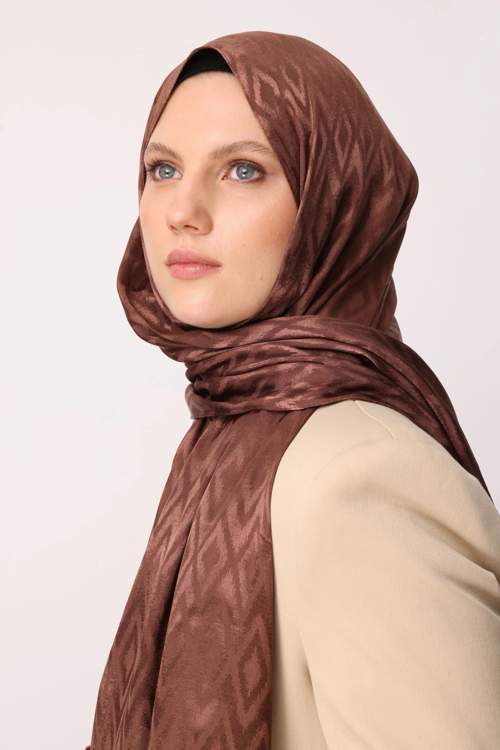 Tile Pattern Shiny Jacquard Shawl - Mansion