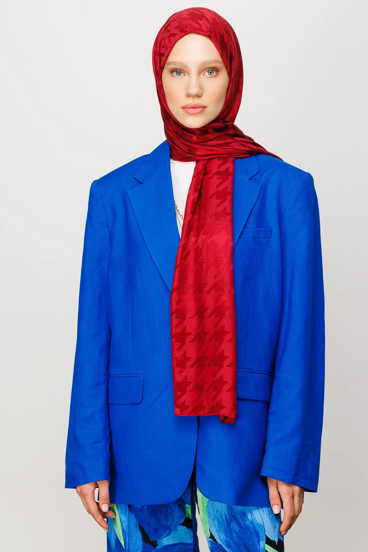 Houndstooth Pattern Shiny Jacquard Shawl - Cherry Rot