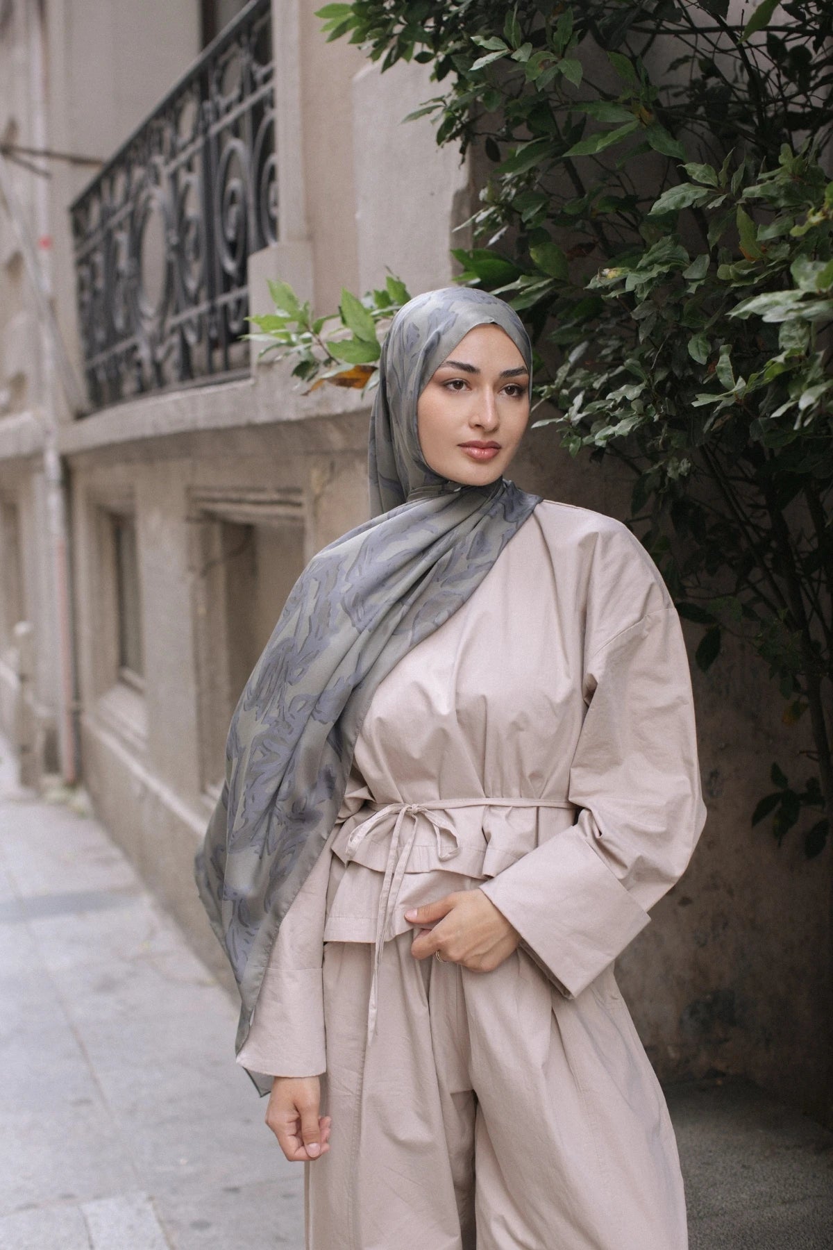 Yaren Pattern Sakura Silk Scarf - Beige
