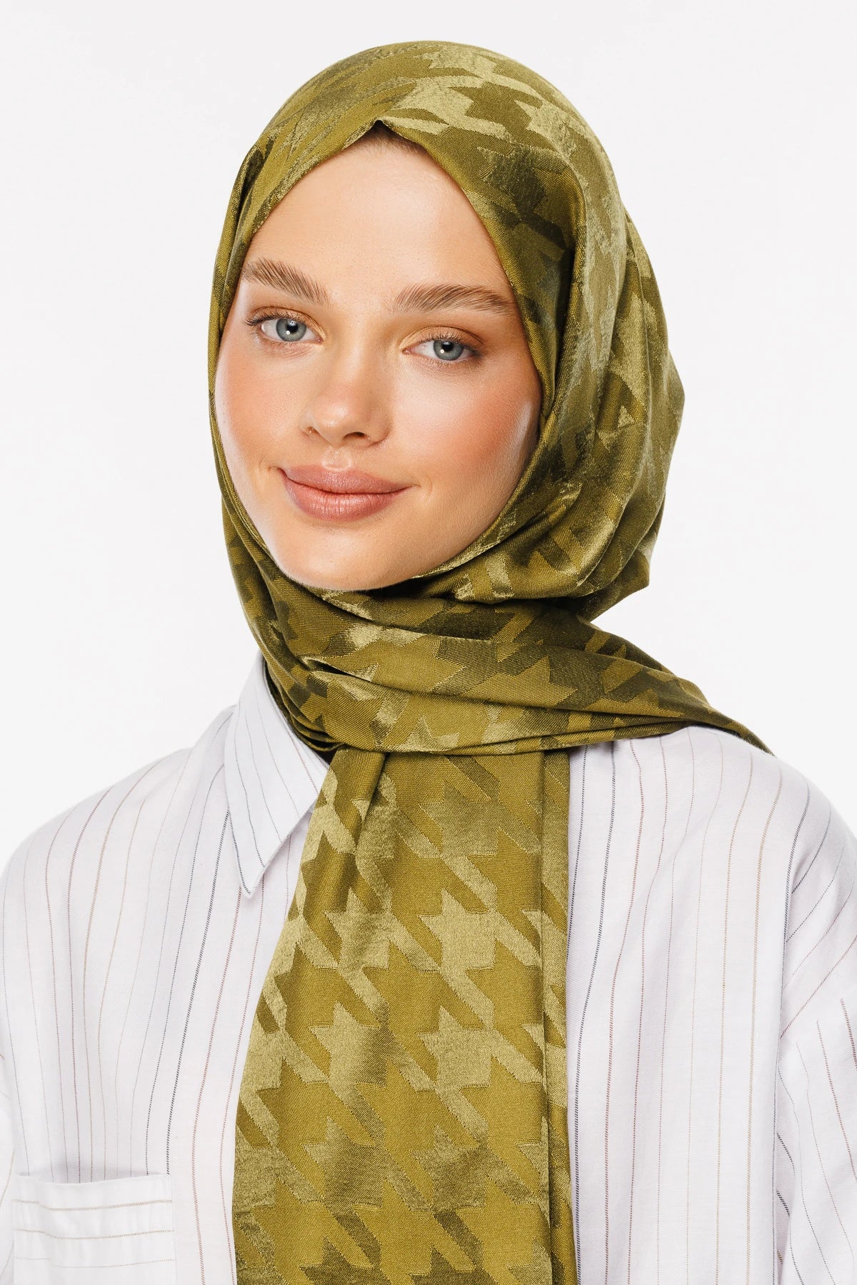 Houndstooth Pattern Shiny Jacquard Shawl - Soft Green