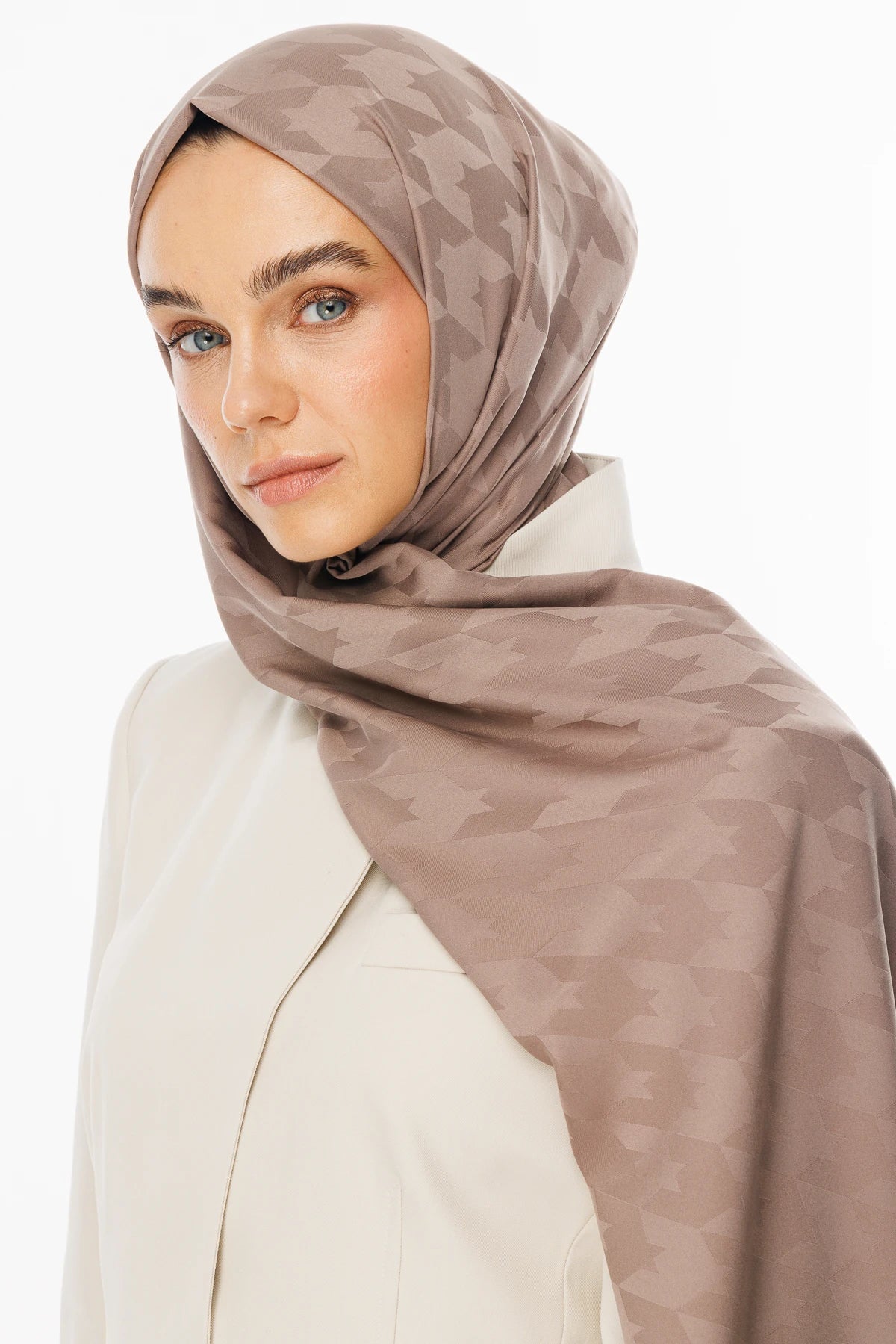 Houndstooth Pattern Silky Jacquard Shawl - Canyon