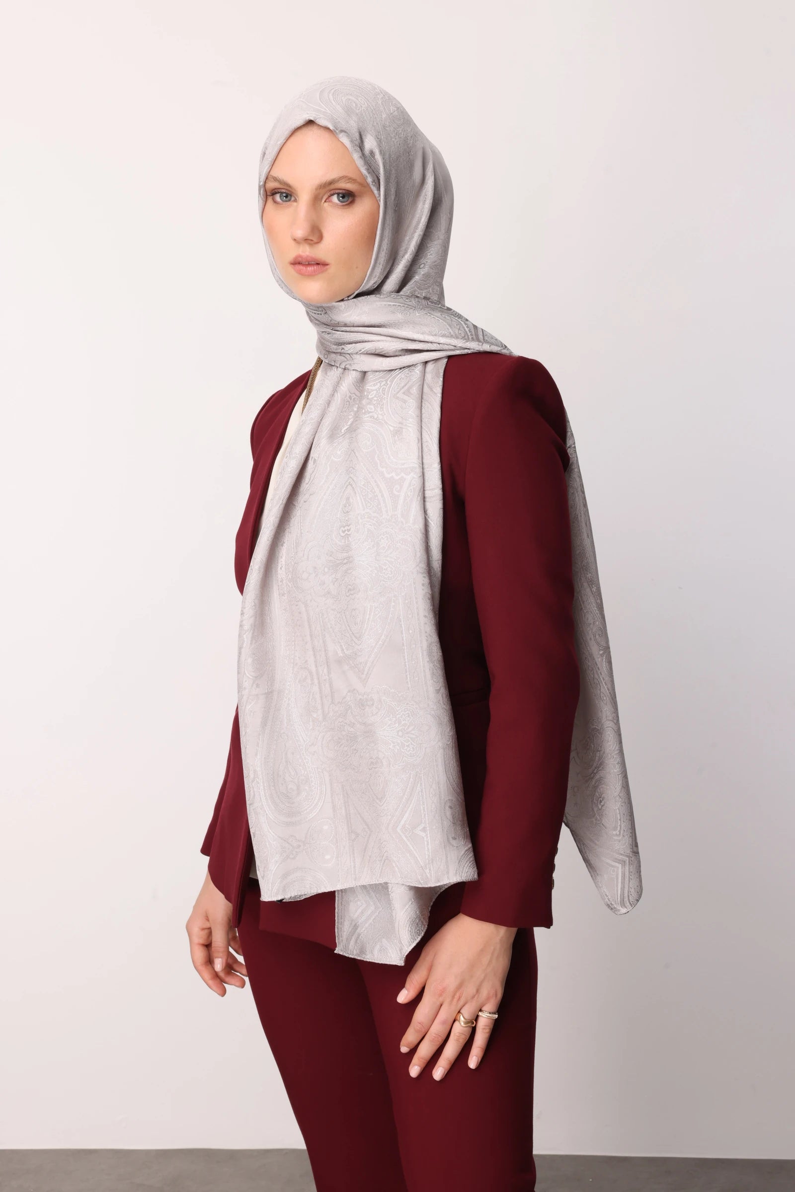 Liva Pattern Shine Line Scarf - Mink-Stone Color