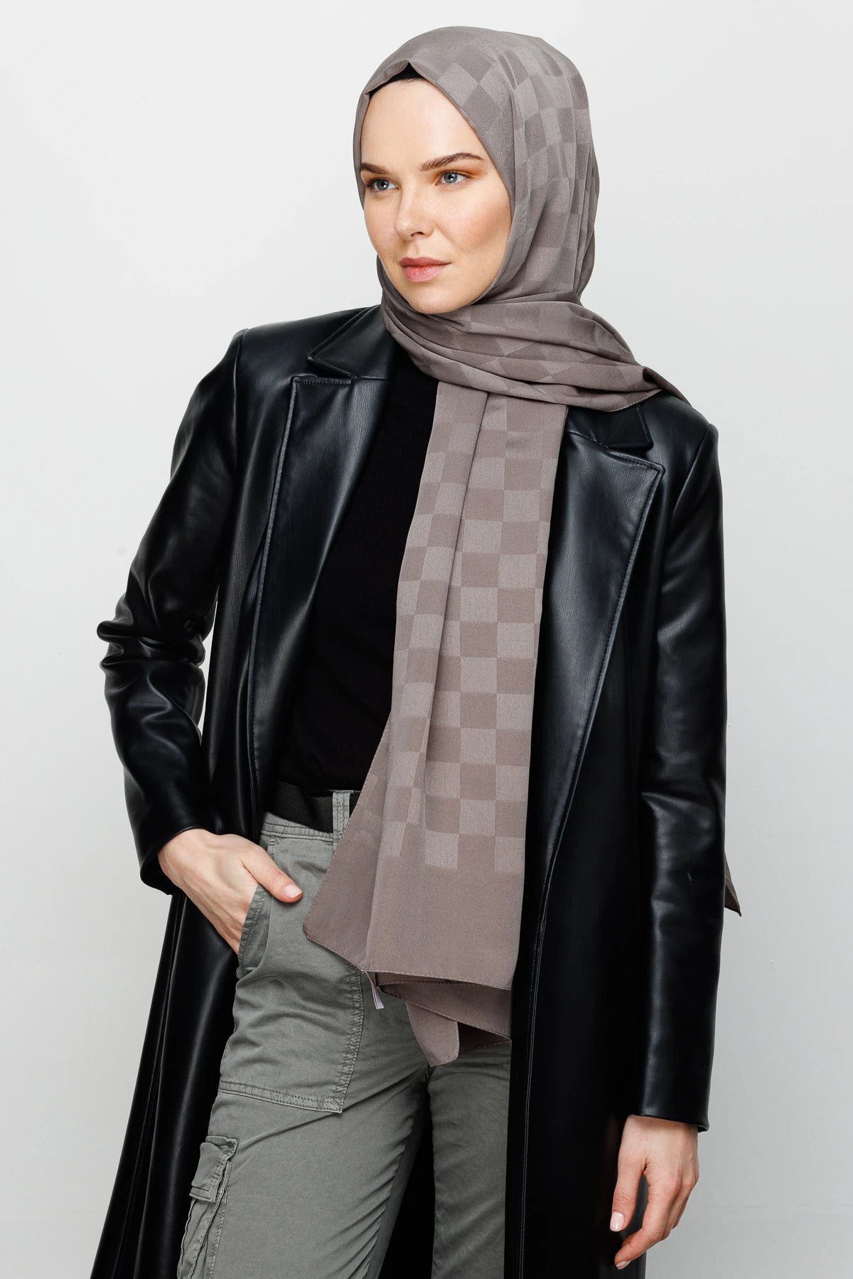 Checkerboard Pattern Silky Jacquard Shawl - Gray