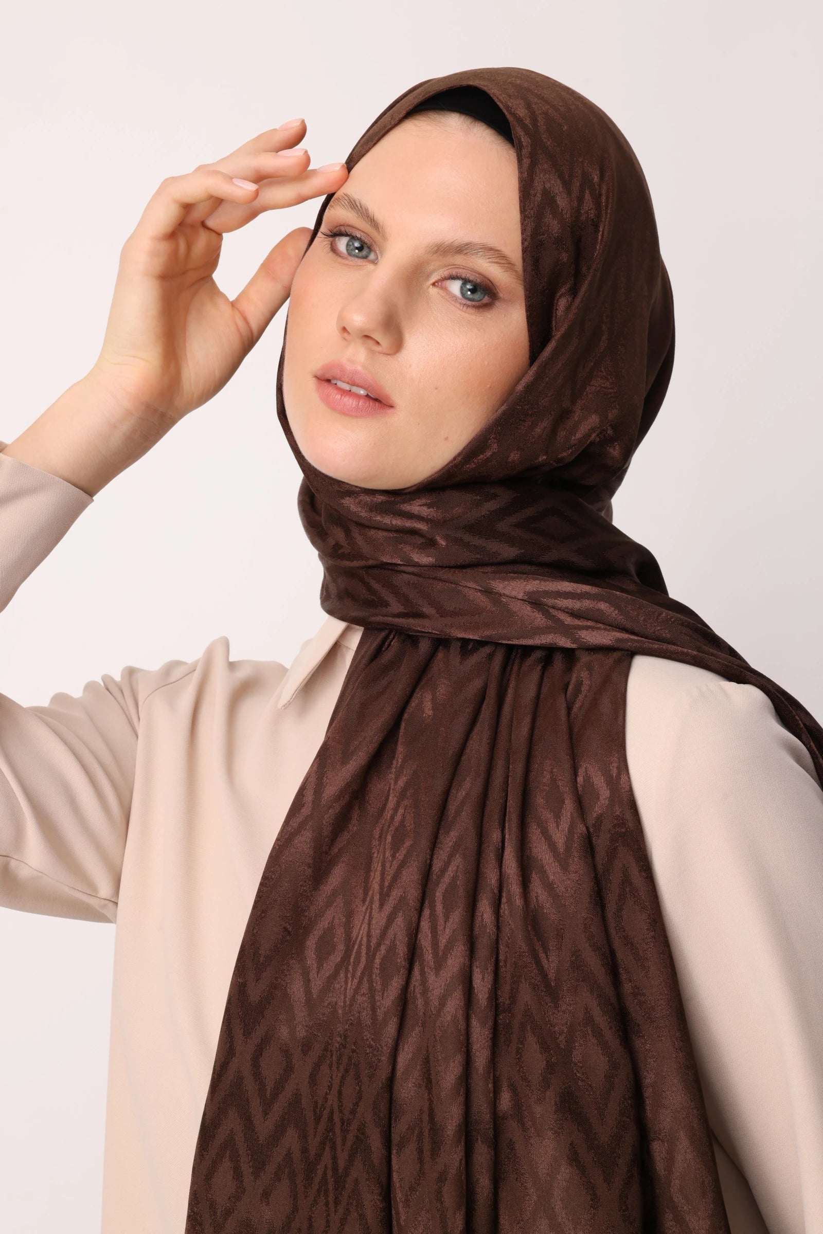 Tile Pattern Shiny Jacquard Shawl - Bitter