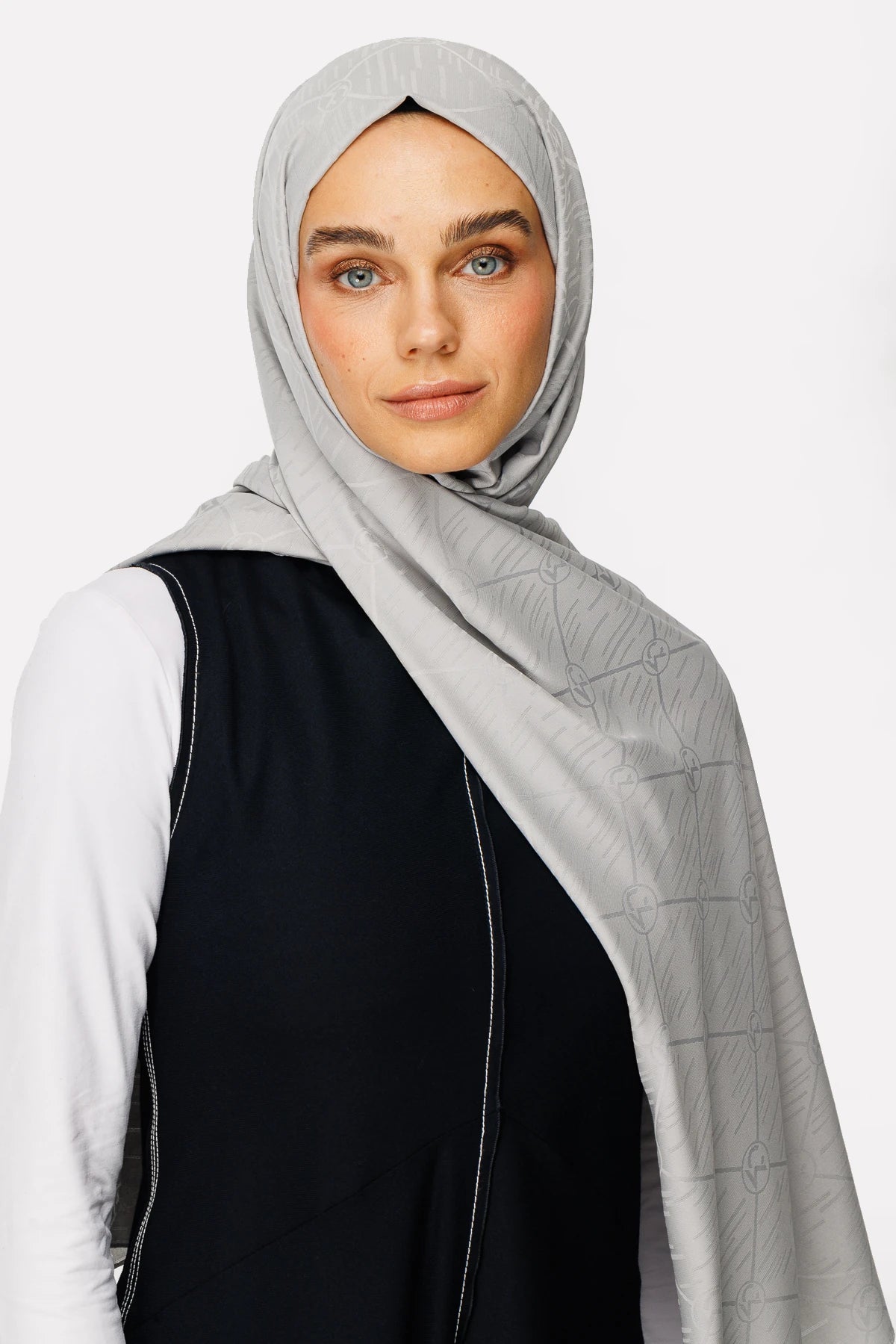 Moon Is Desen Jacquard Shawl - Silver
