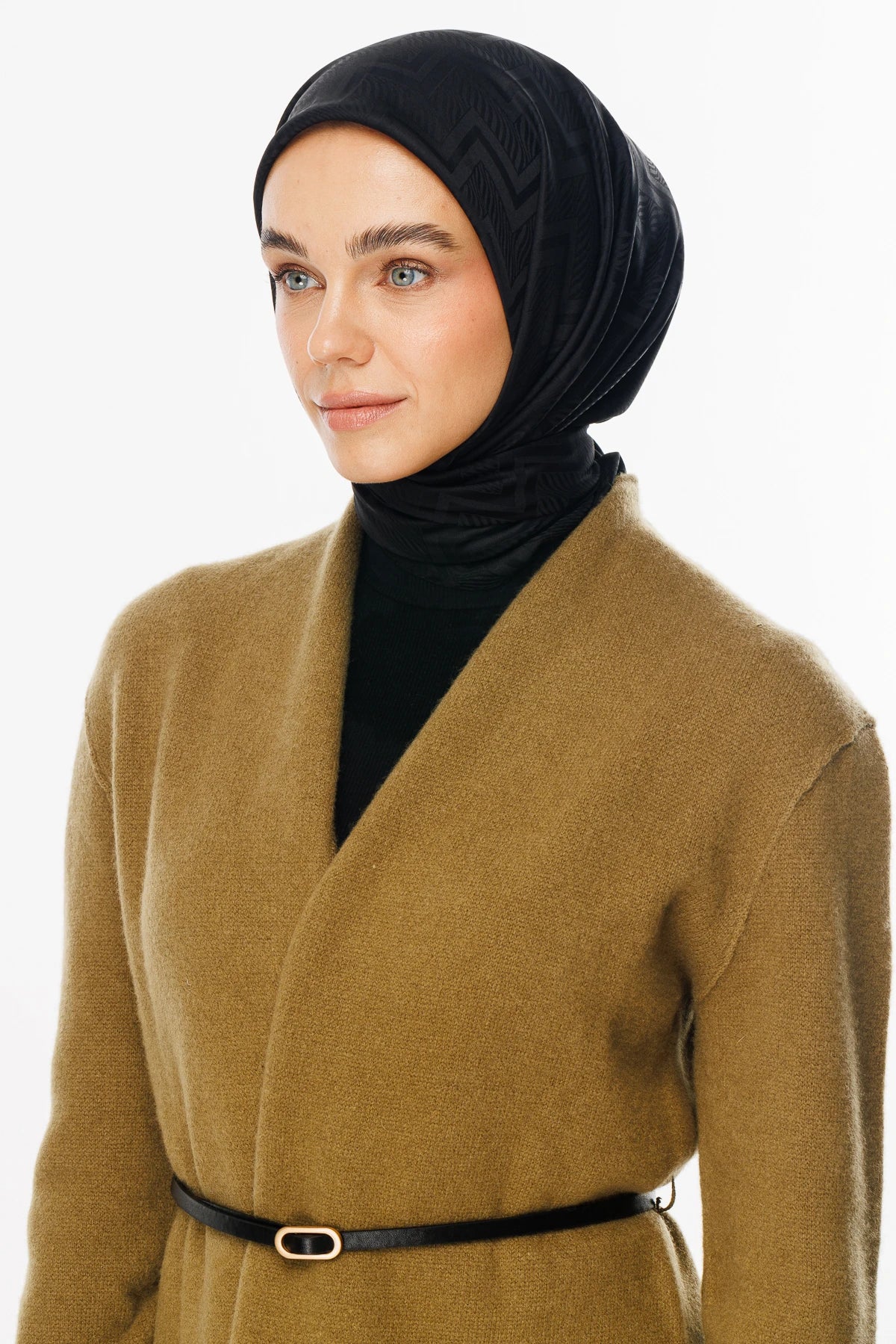 Viora Pattern Silky Jacquard Scarf - Black