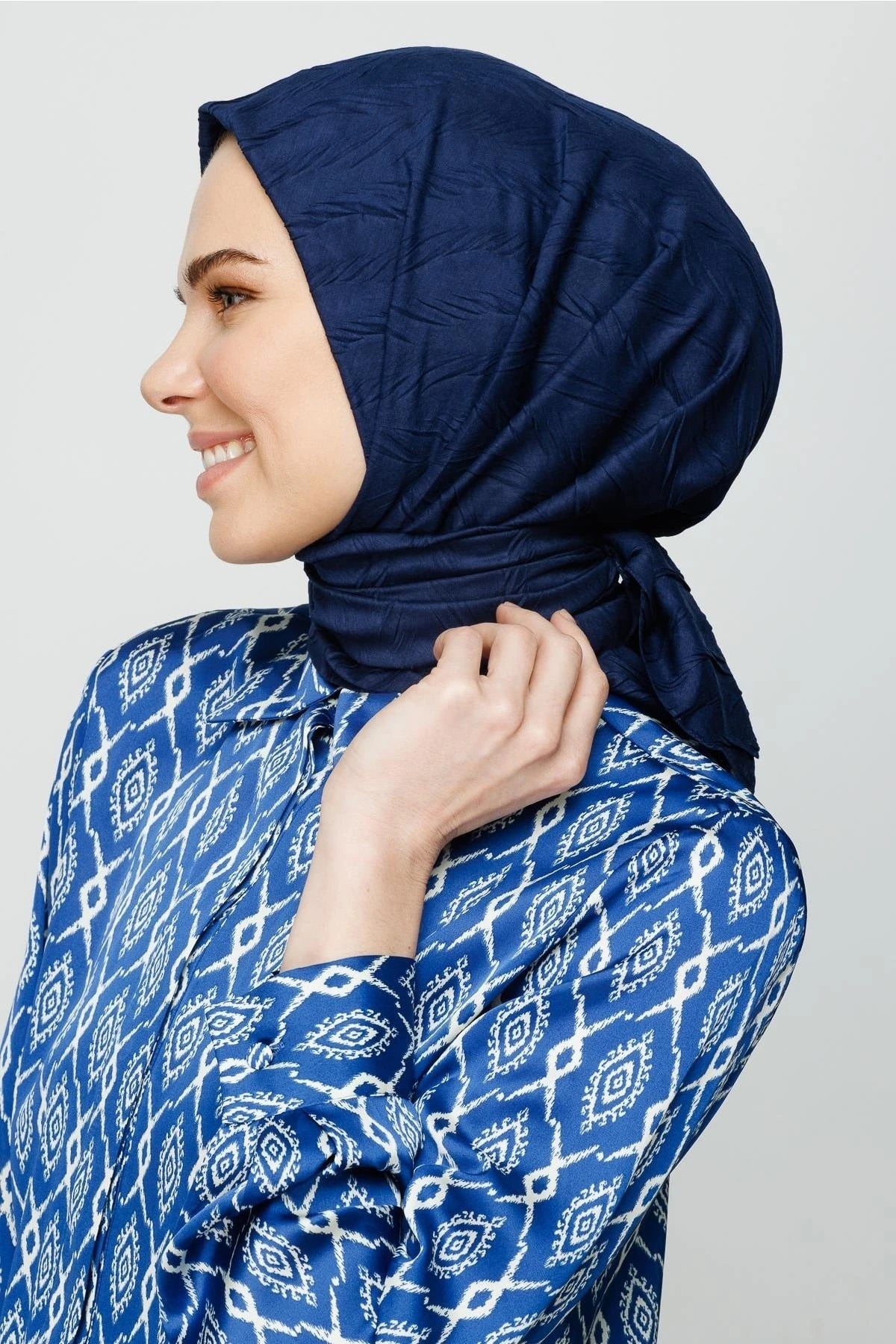 Pleated Bamboo Scarf - Navy blue