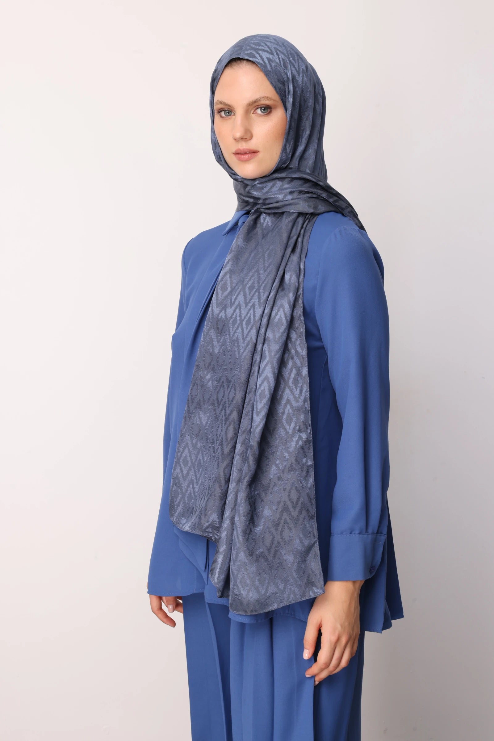 Tile Pattern Shiny Jacquard Shawl - Sea sparkle