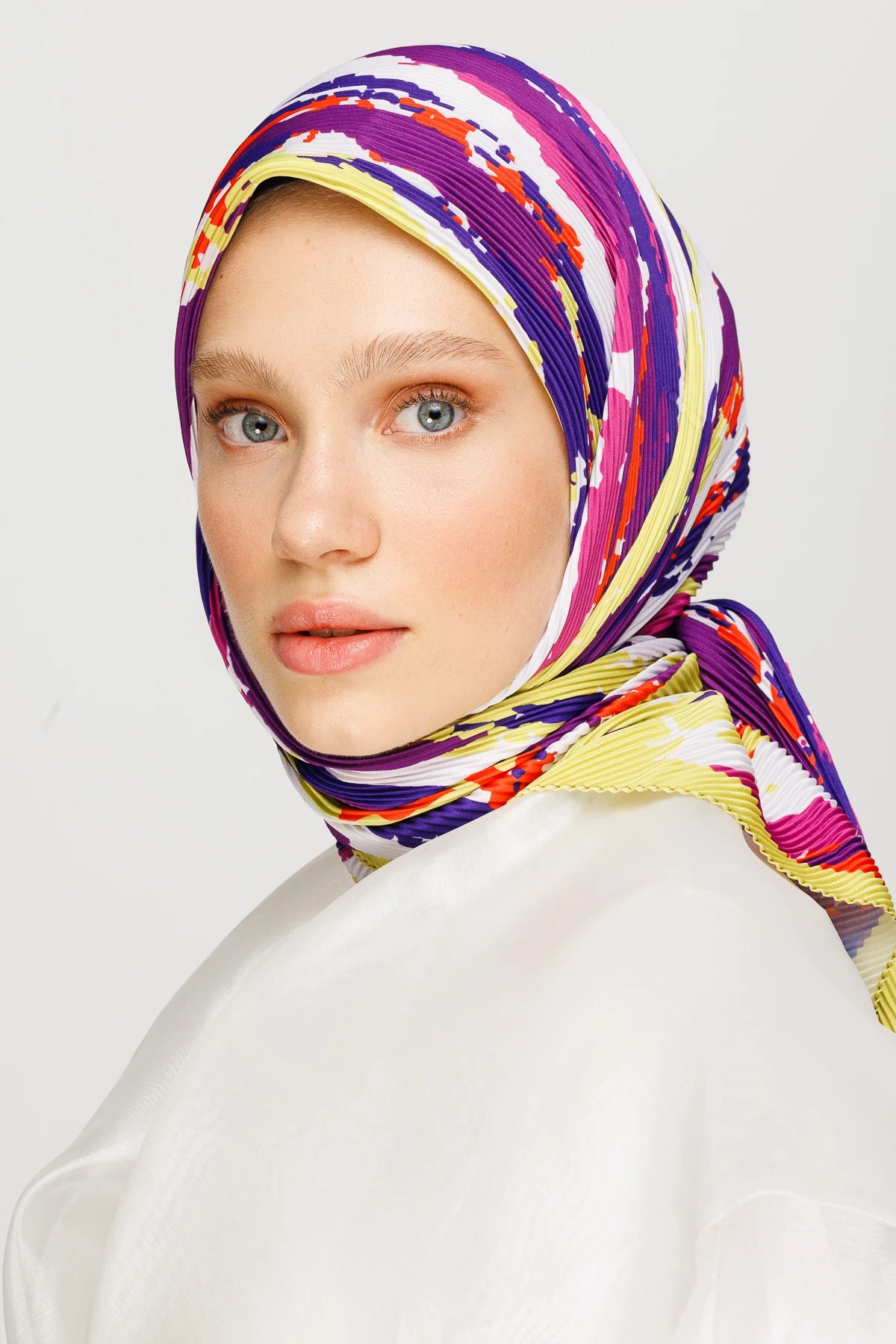 Batik Pattern Pleated Scarf - Plum
