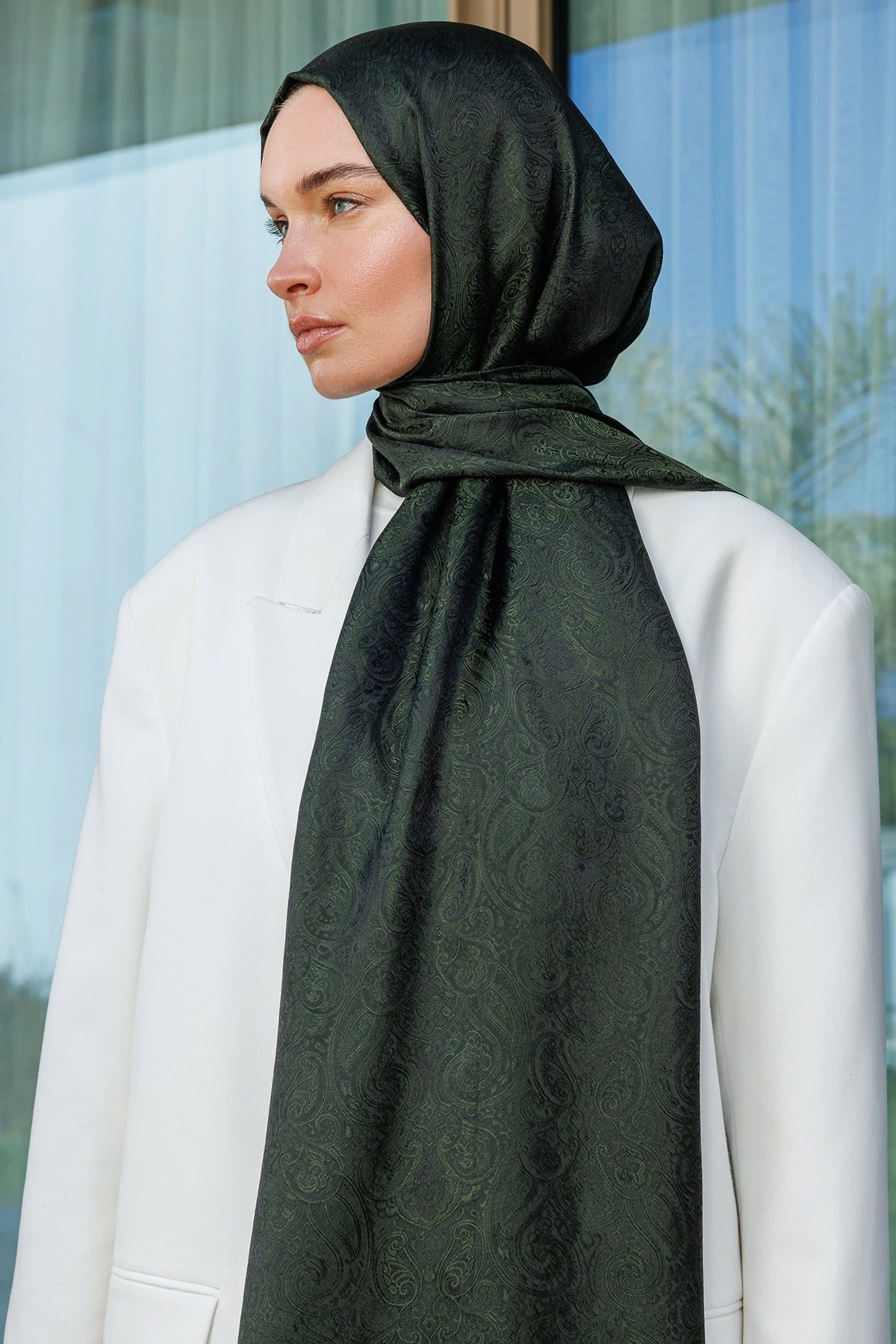 Moren Pattern Shine Line Scarf - Black-Khaki