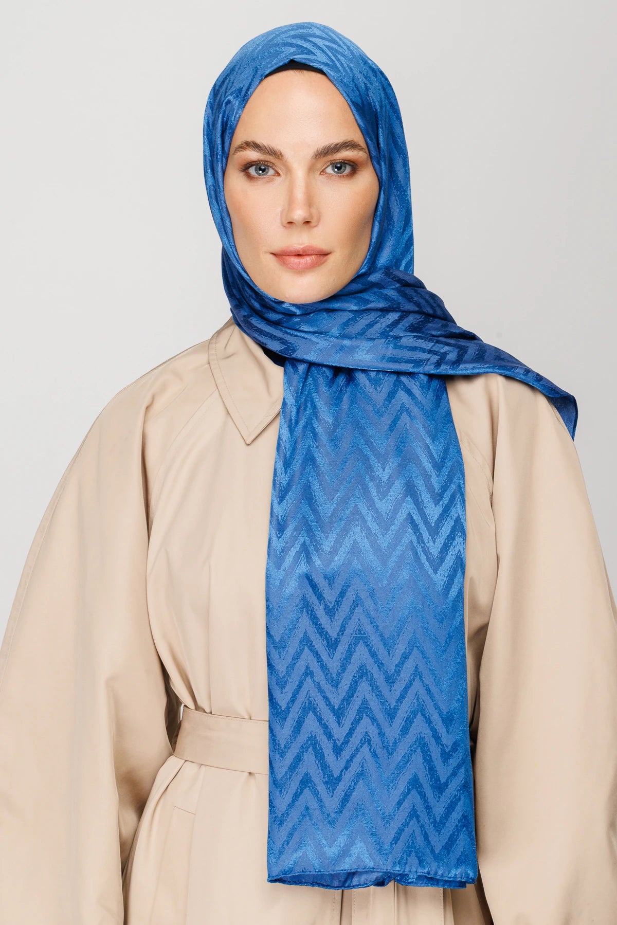 Zigzag Pattern Shiny Jacquard Scarf - Indigo