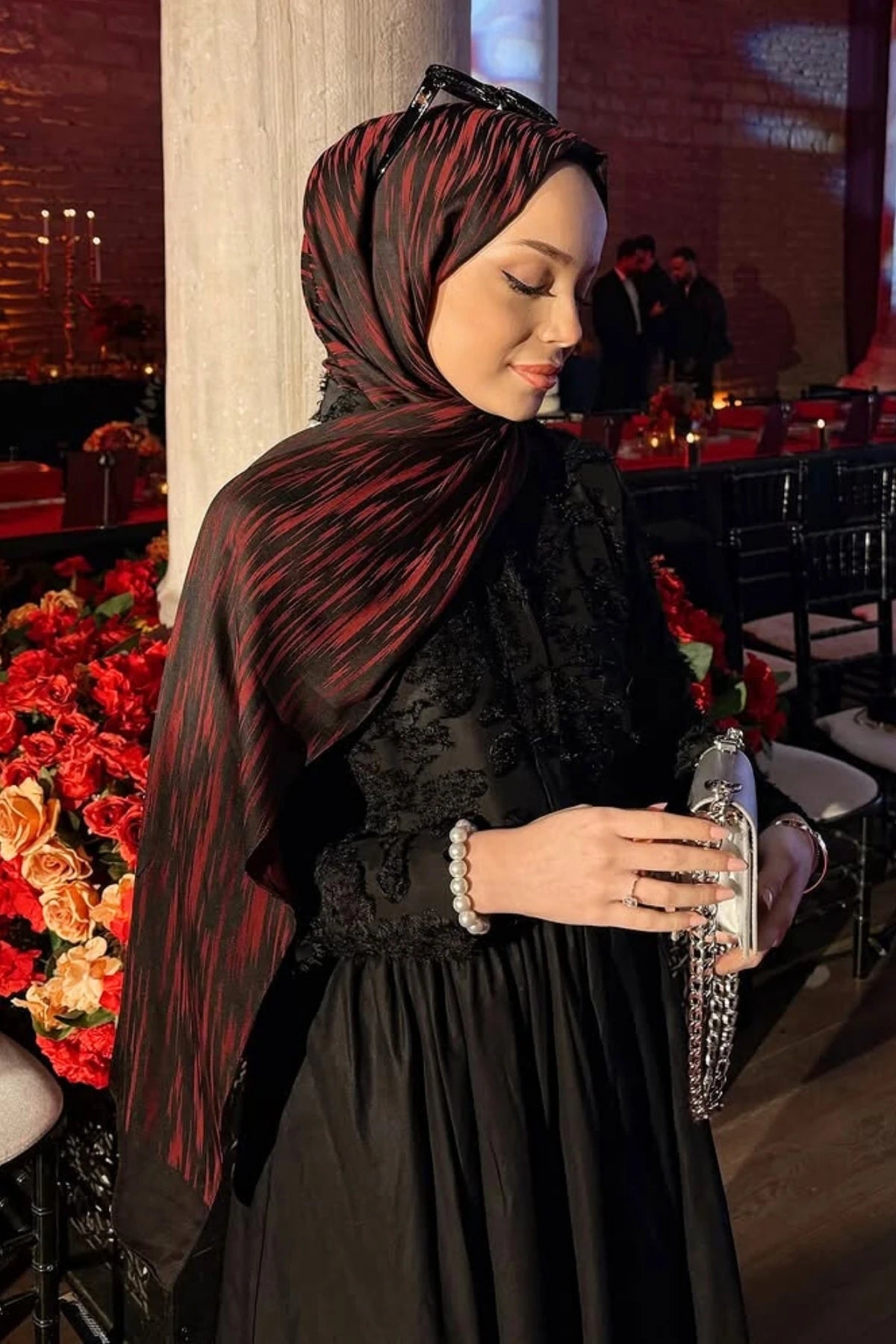 Selis Pattern Double-Sided Scarf - Black-Burgundy
