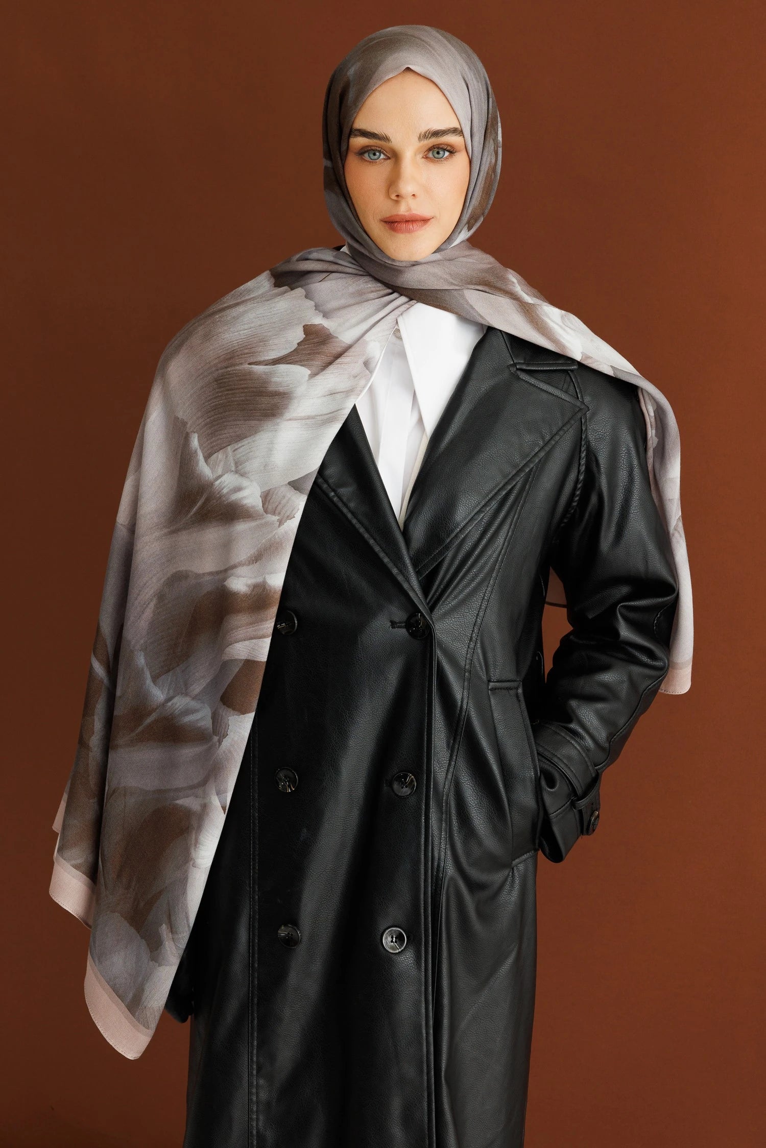 Fleur Pattern Ramie Shawl - Mink
