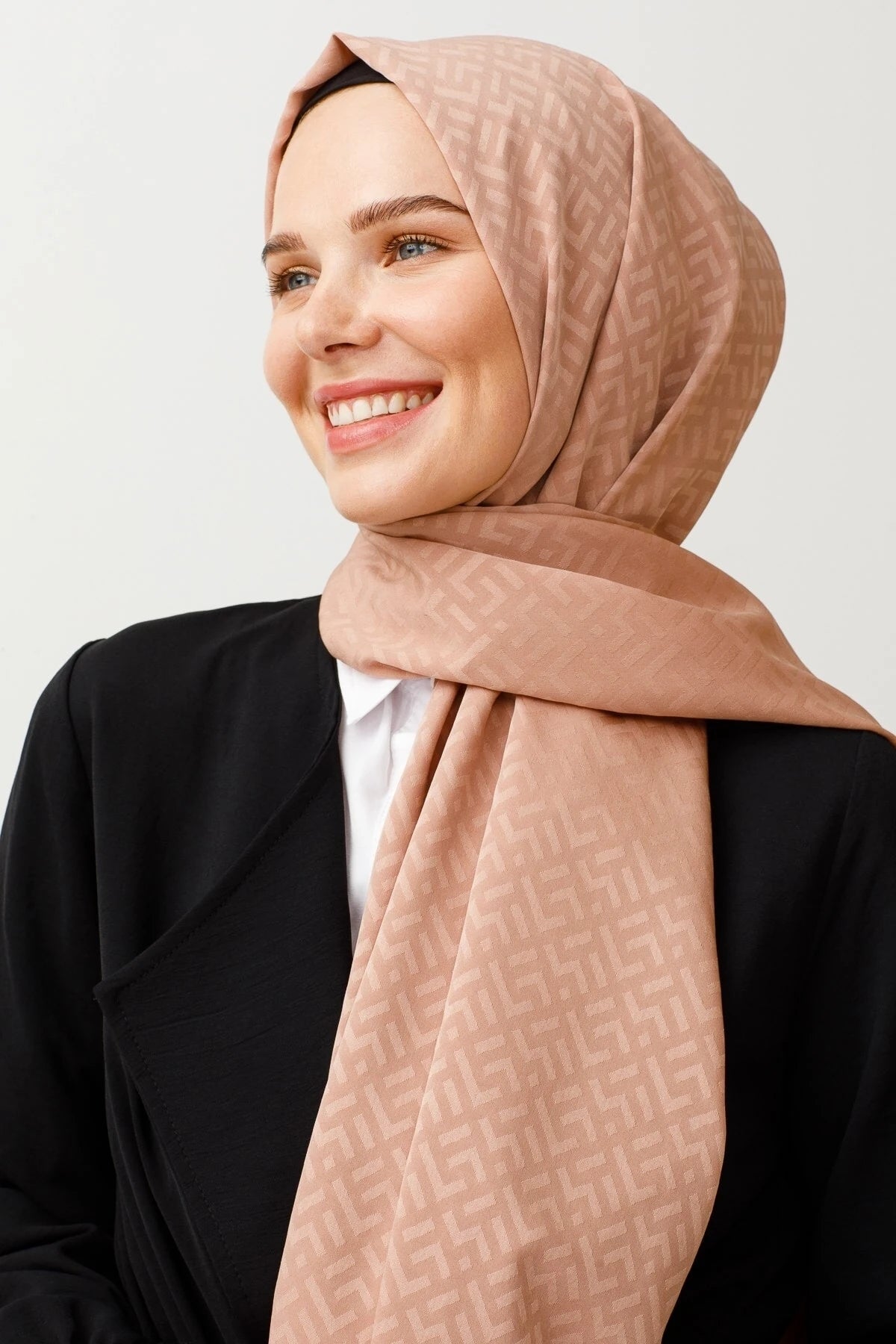 Z Pattern Silky Jacquard Scarf - Rose