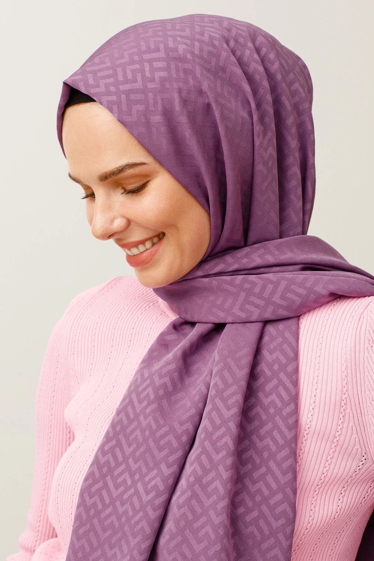 Z Pattern Silky Jacquard Scarf - Lilac
