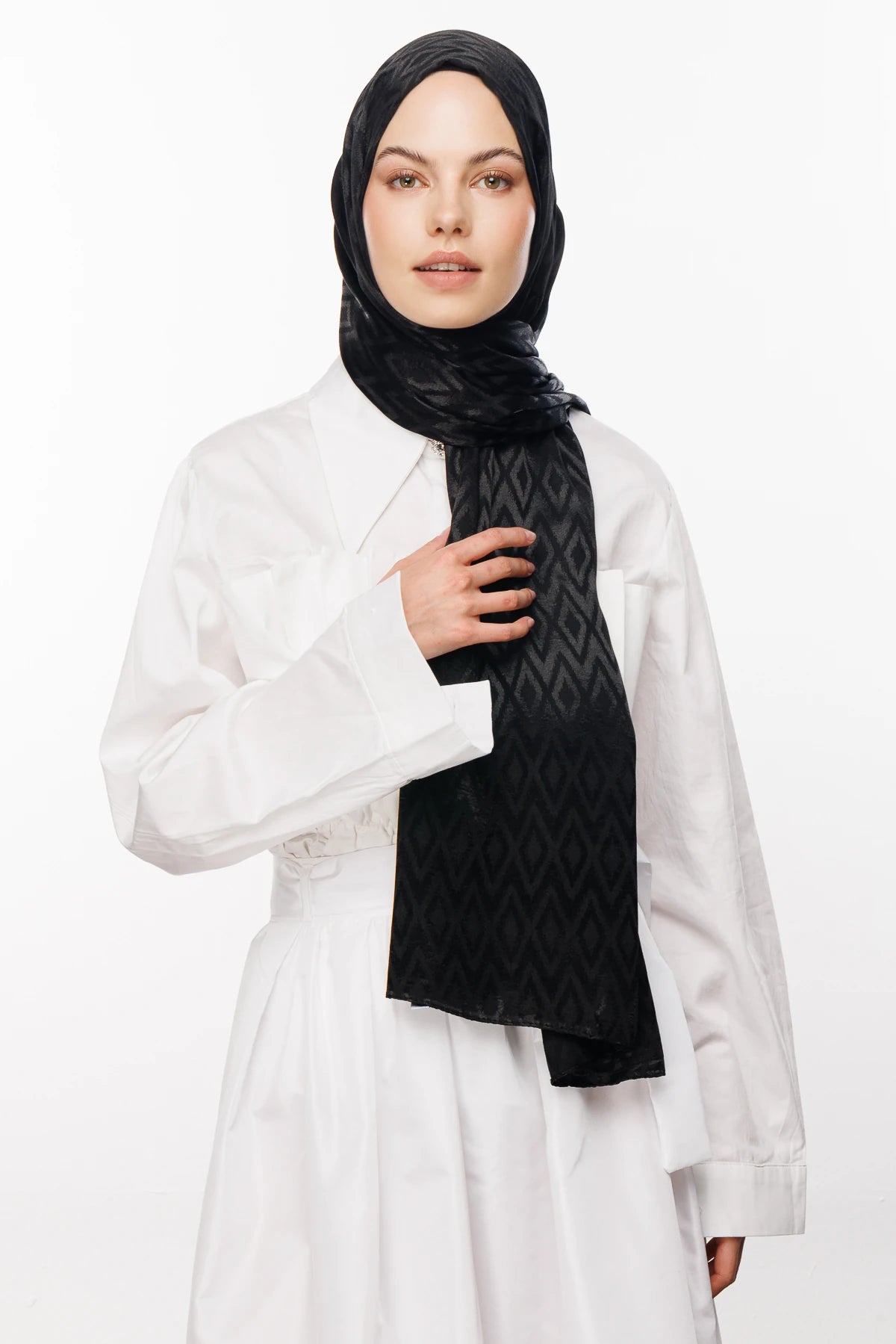 Tile Pattern Shiny Jacquard Shawl - Black