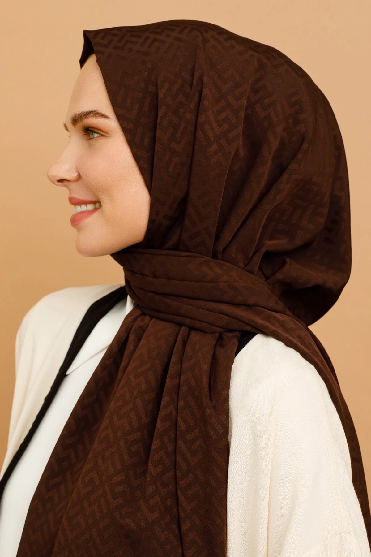 Z Pattern Silky Jacquard Scarf - Bitter Coffee