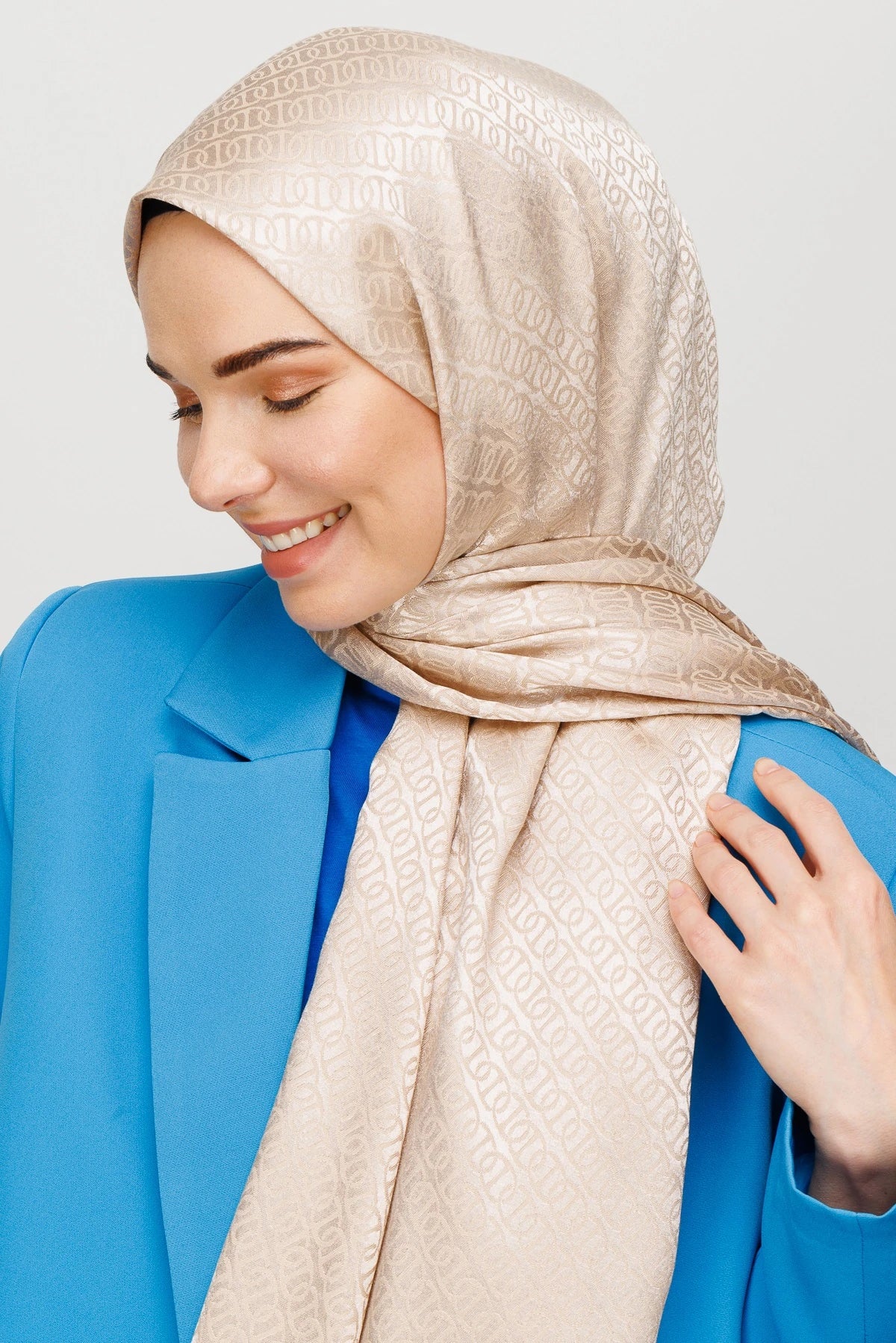 Forever Pattern Shiny Jacquard Scarf - Beige
