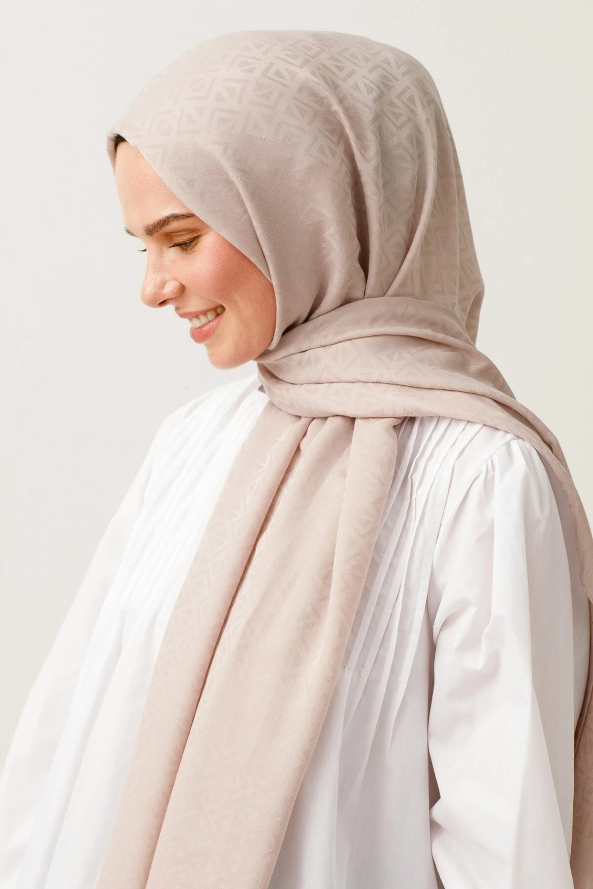 Triangle Pattern Cotton Jacquard Scarf - Cream