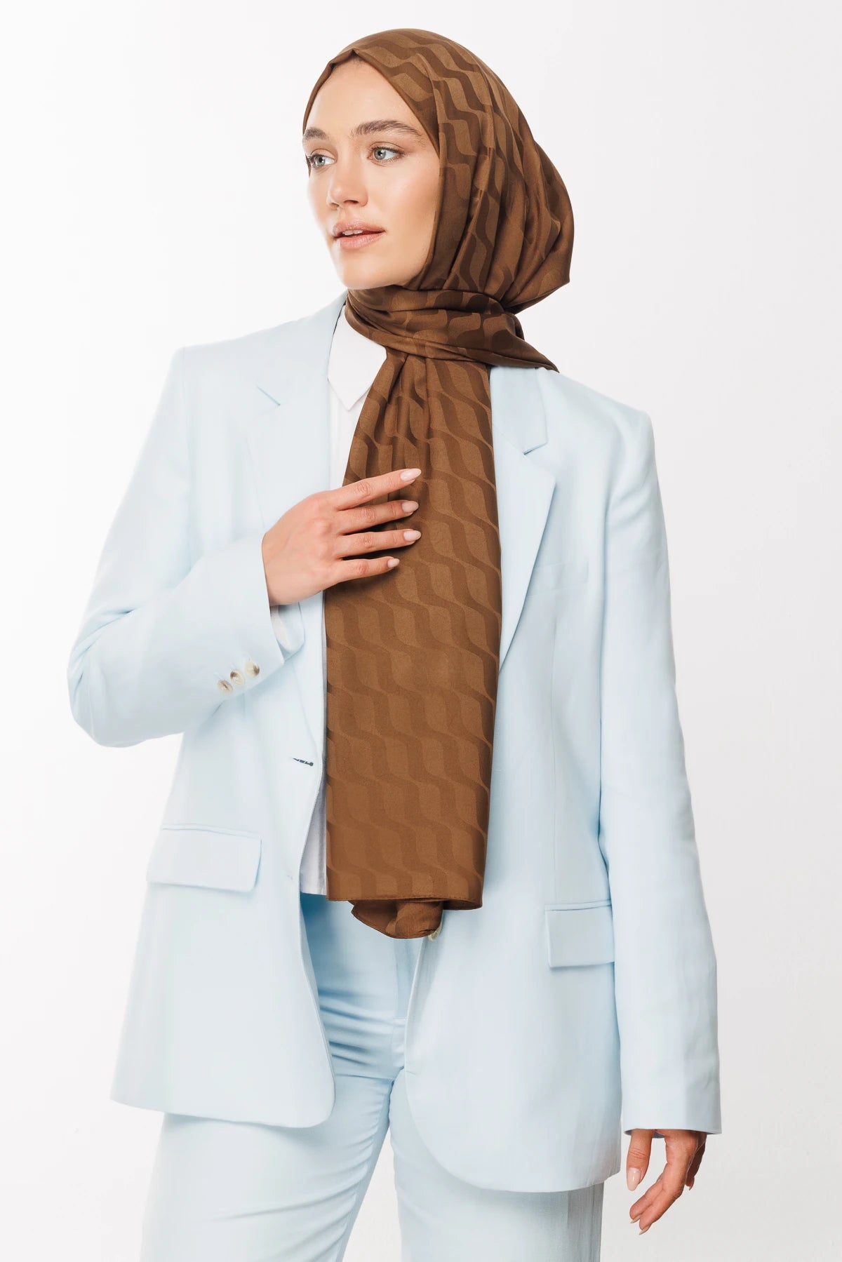 Wave Pattern Silky Jacquard Scarf - Bitter
