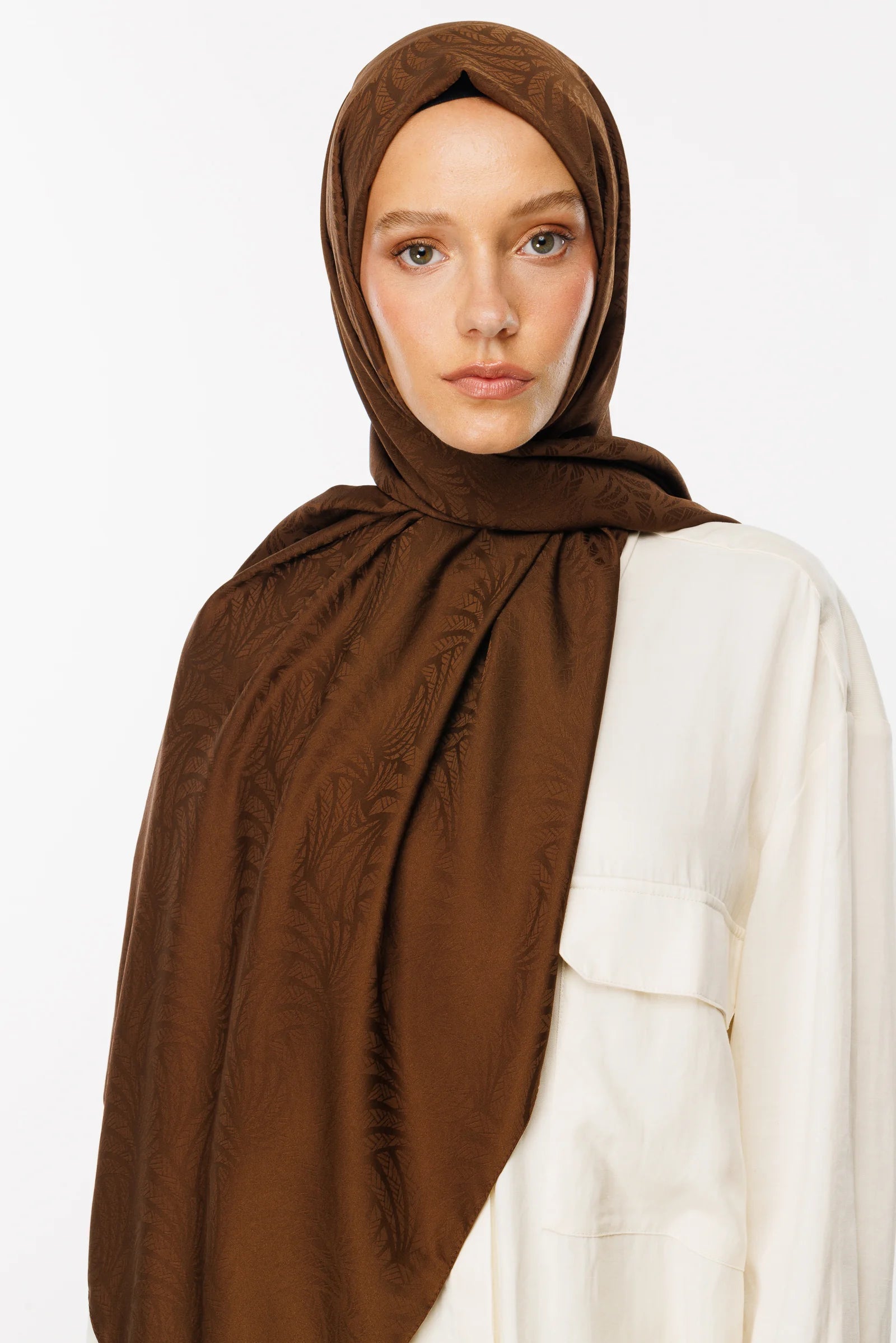 Artemis Pattern Silky Jacquard Scarf - Bitter