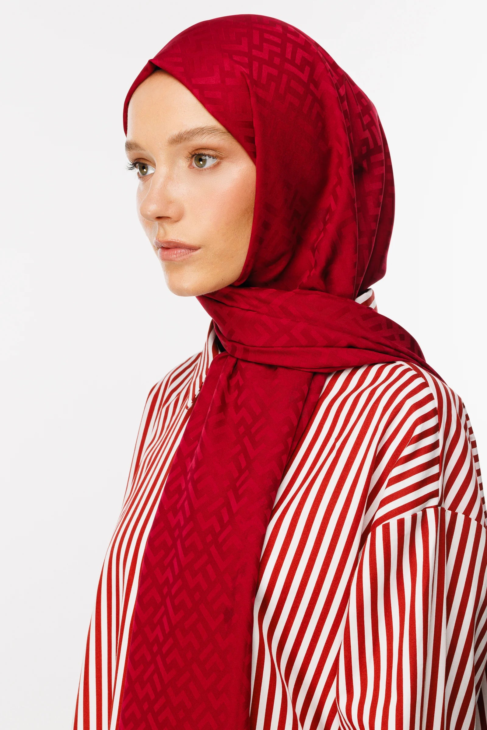 Z Pattern Silky Jacquard Scarf - Magenta