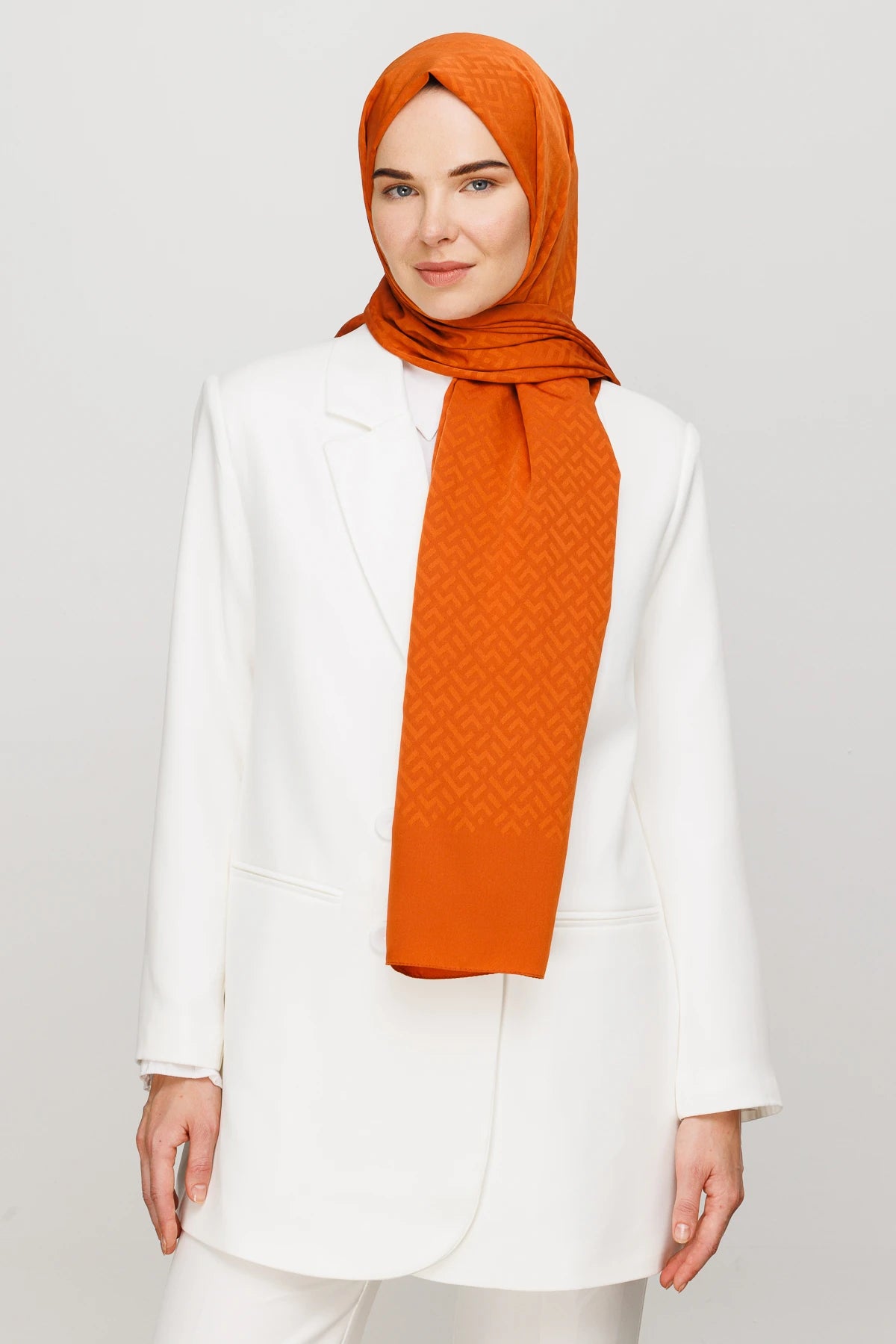 Z Pattern Silky Jacquard Scarf - Tile