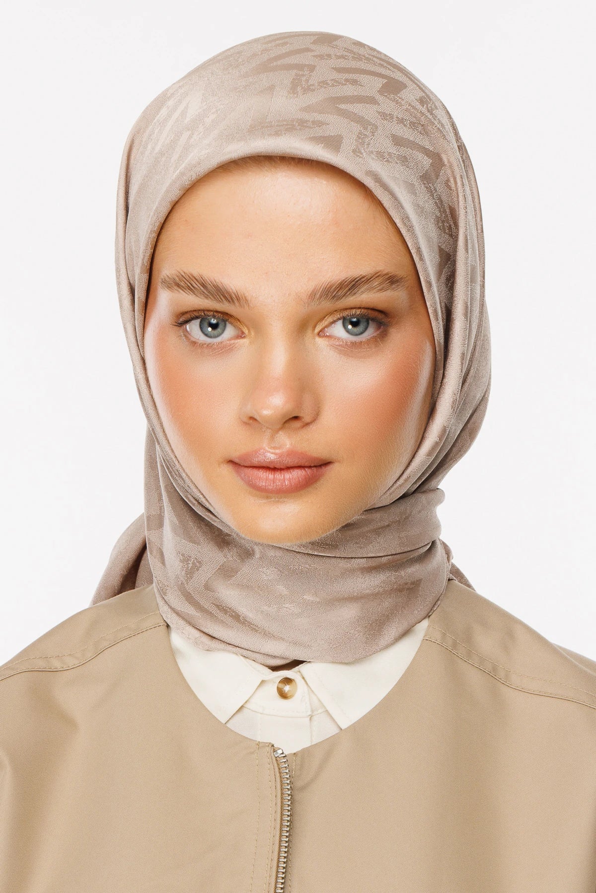 Luxury Jacquard Scarf - Beige