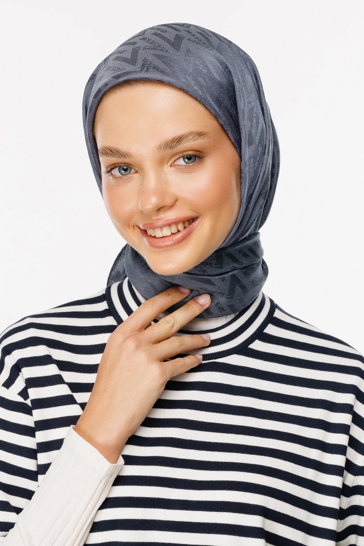 Luxury Jacquard Scarf - Smoked