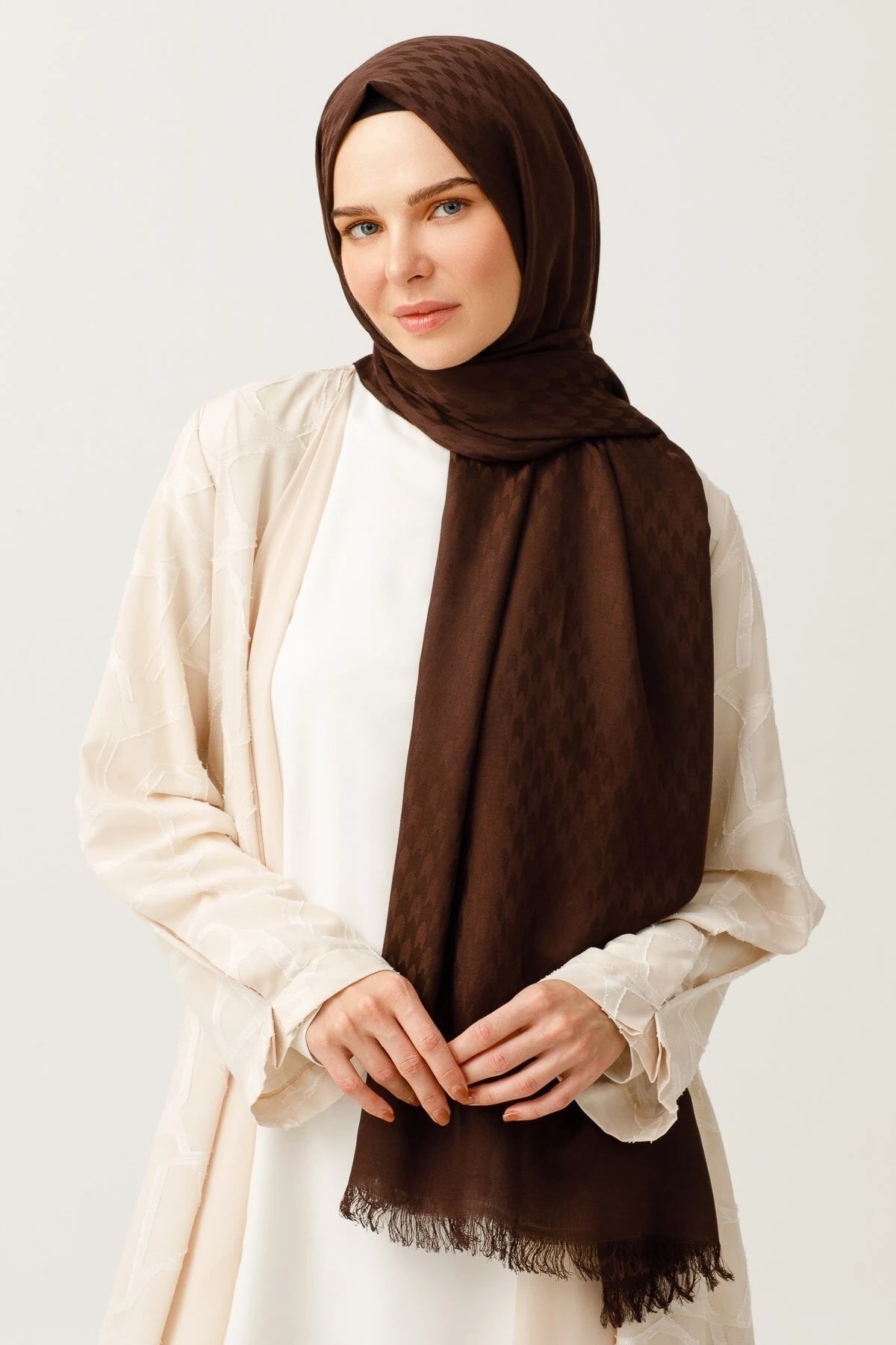 Swallow Pattern Cotton Jacquard Shawl - Bitter Coffee