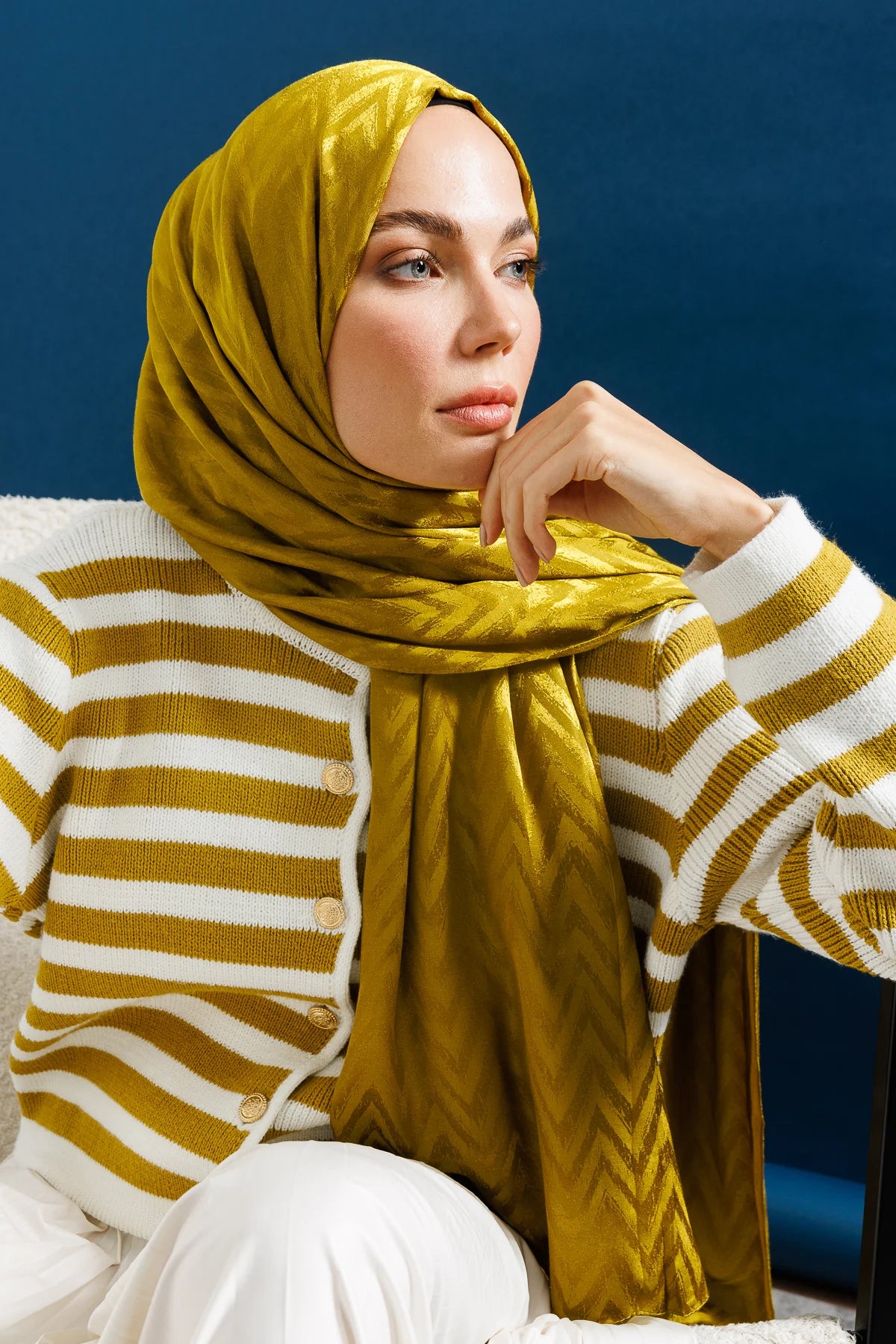 Zigzag Pattern Shiny Jacquard Scarf - Olive Green