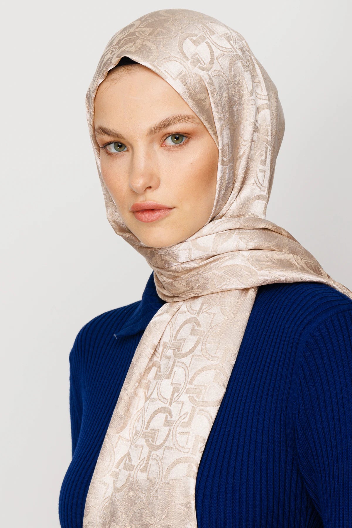 Longar Pattern Shiny Jacquard Scarf - Beige