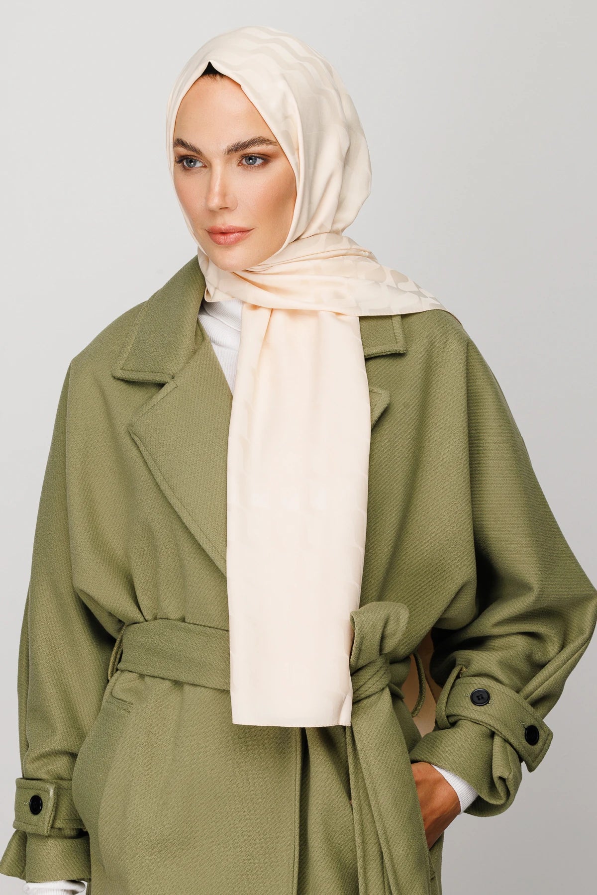 Wave Pattern Silky Jacquard Scarf - Cream