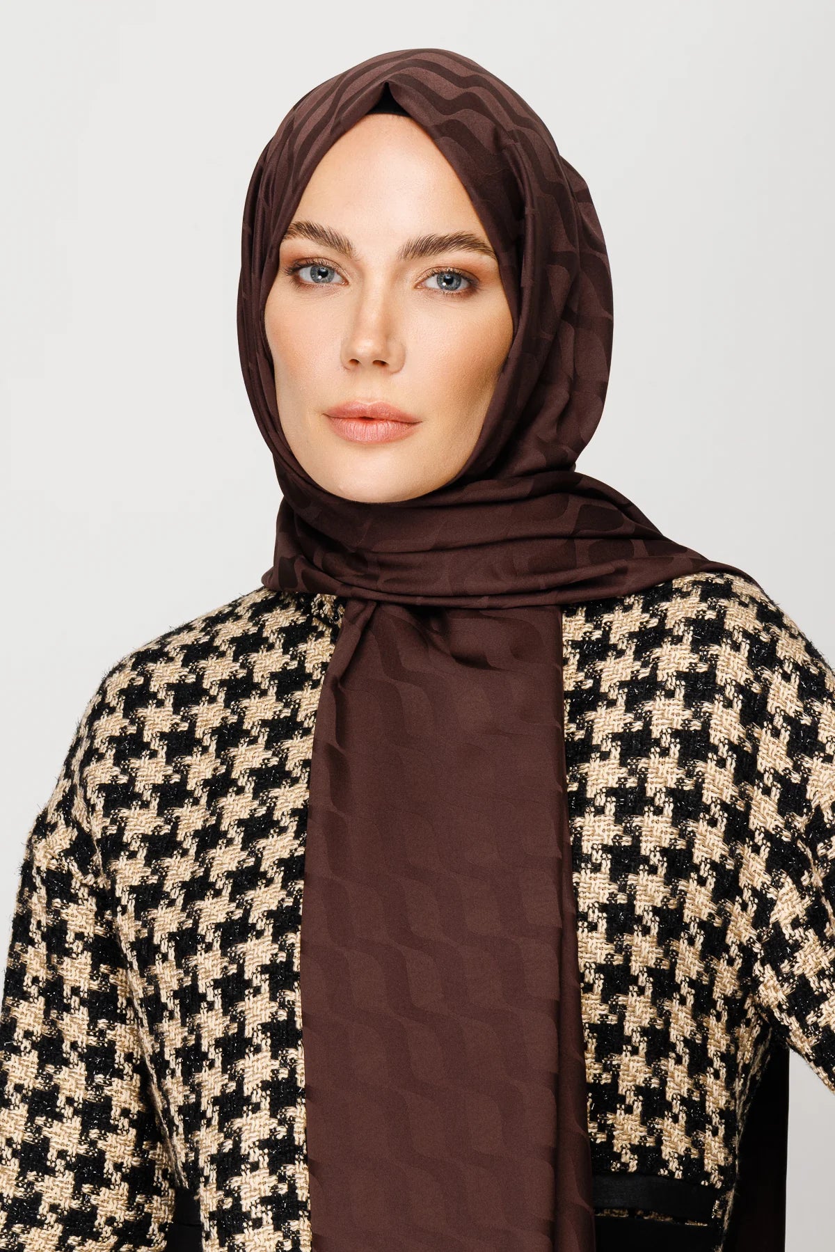 Wave Pattern Silky Jacquard Scarf - Bitter Coffee