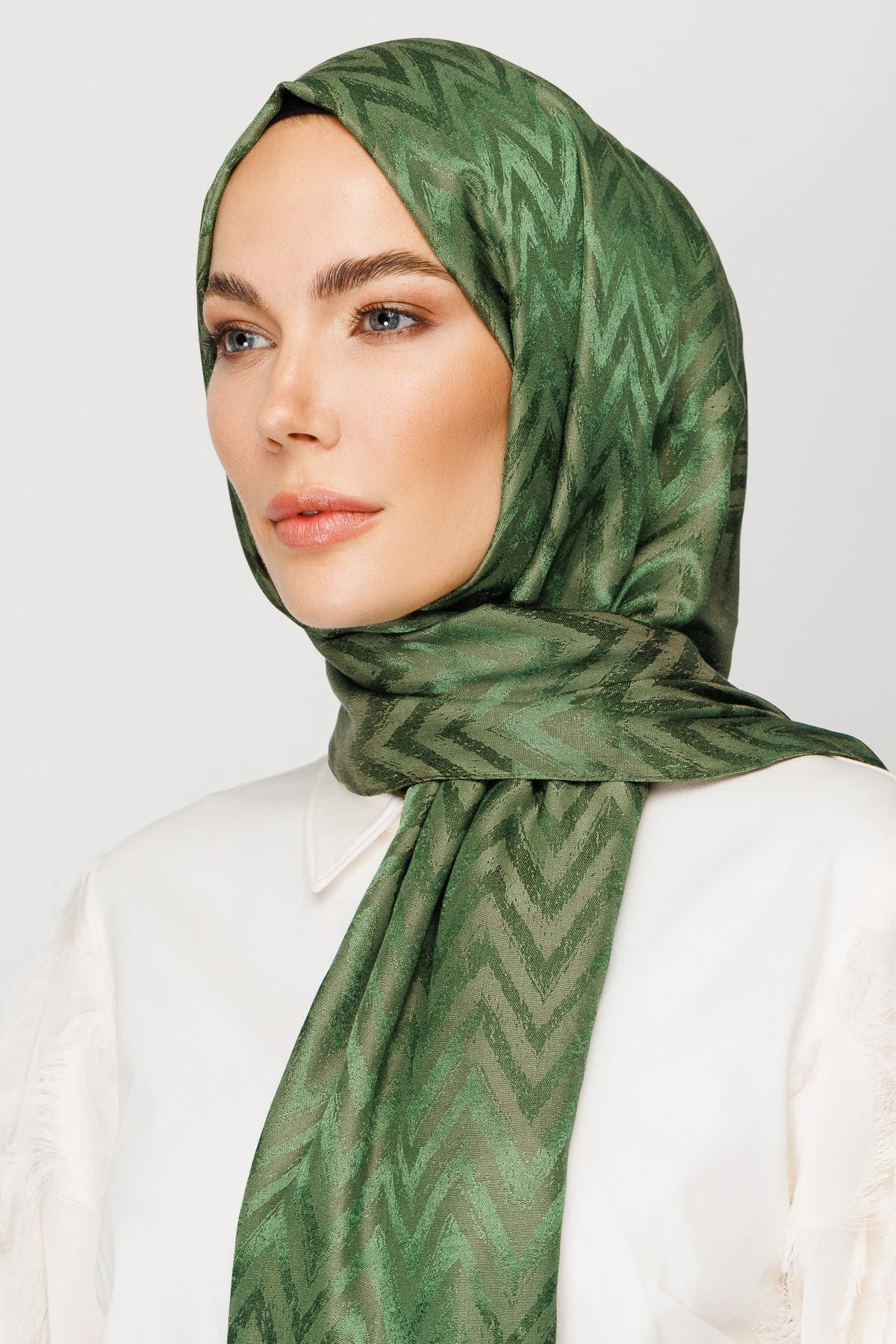Zigzag Pattern Shiny Jacquard Scarf - Military Green