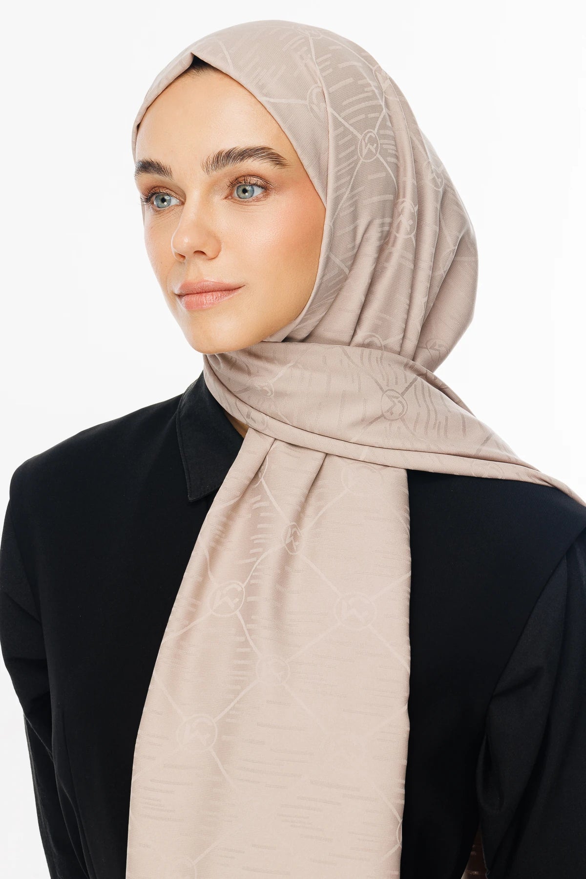 Moon Is Desen Jacquard Shawl - Beige