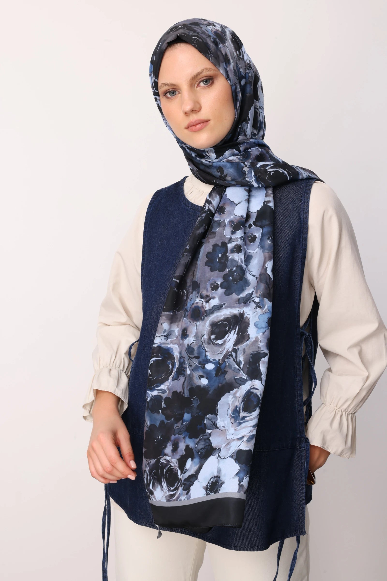 Vensel Pattern Cotton Scarf - Navy blue