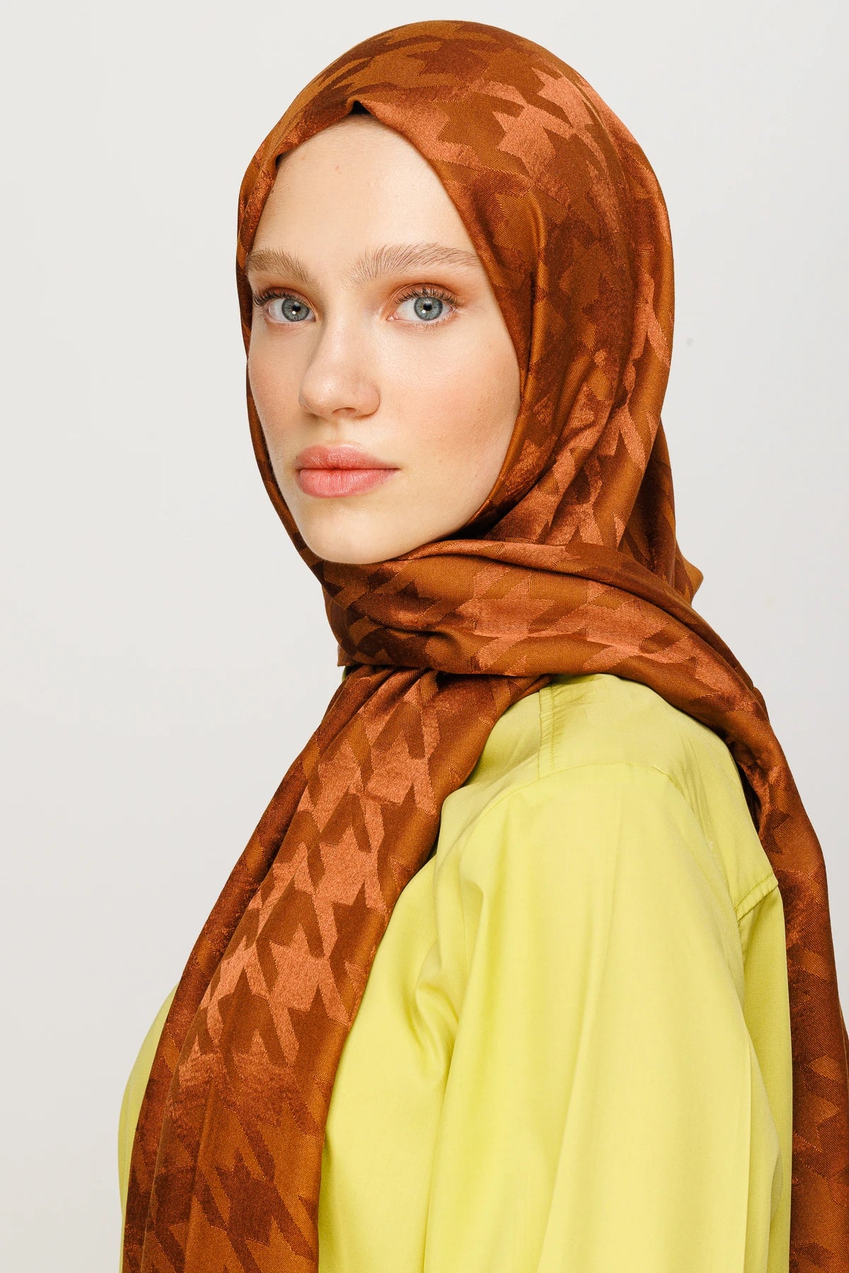 Houndstooth Pattern Shiny Jacquard Shawl - Copper
