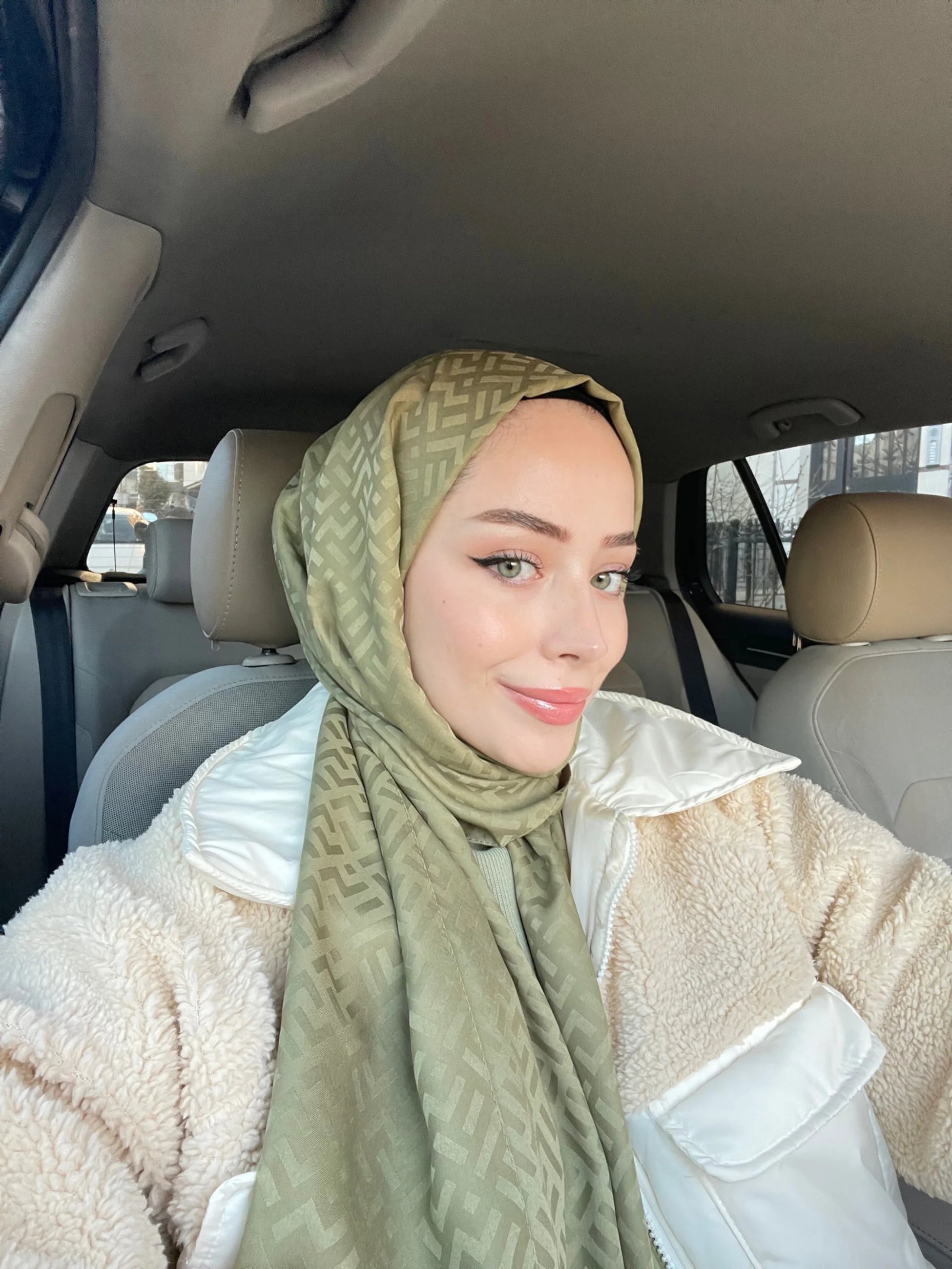Z Pattern Silky Jacquard Scarf - Soft Green