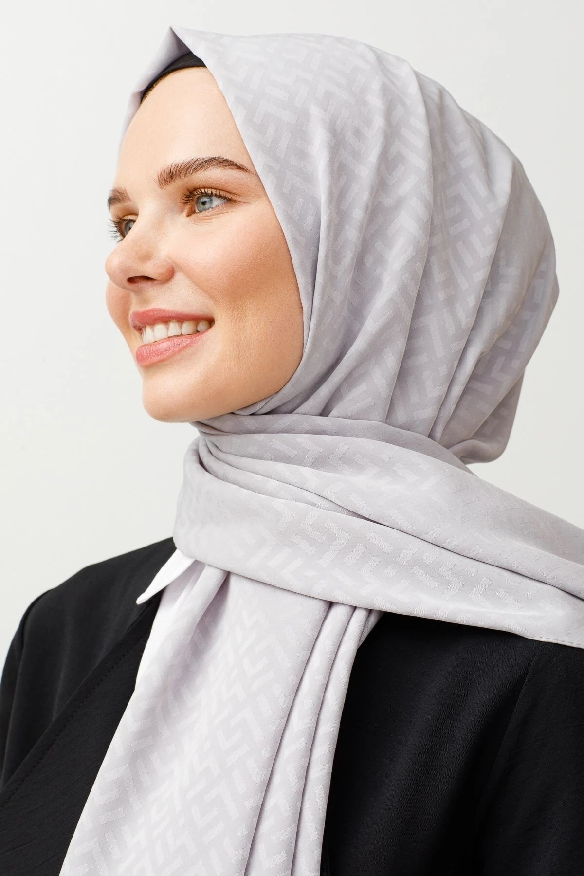 Z Pattern Silky Jacquard Scarf - Silver