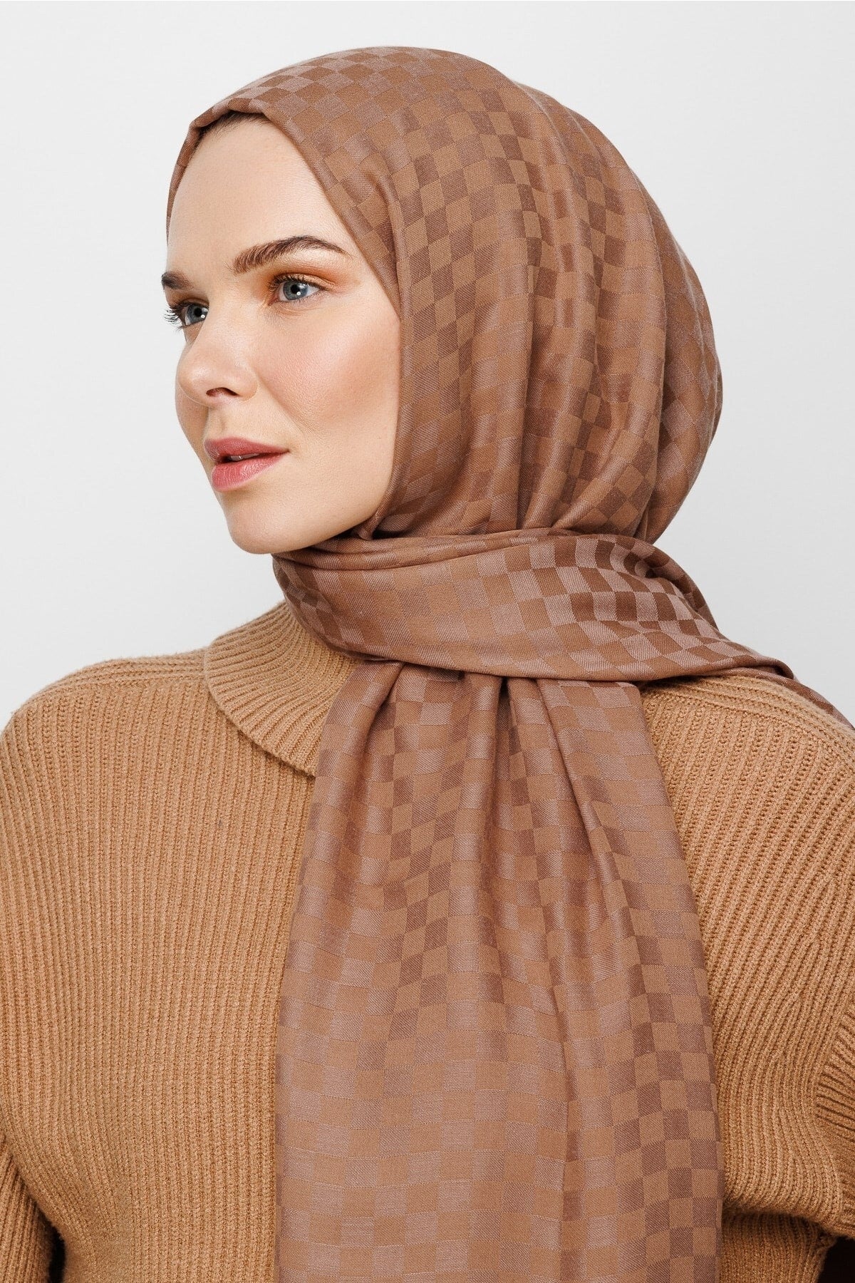Square Pattern Cotton Jacquard Scarf - Brown