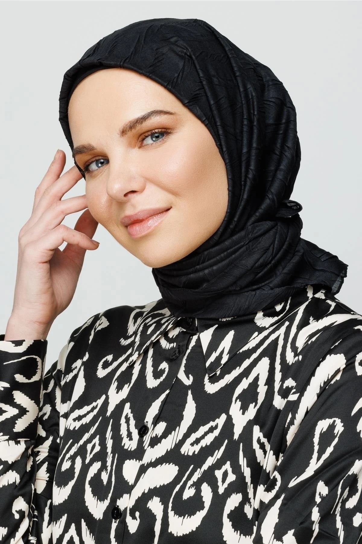 Pleated Bamboo Scarf - Black